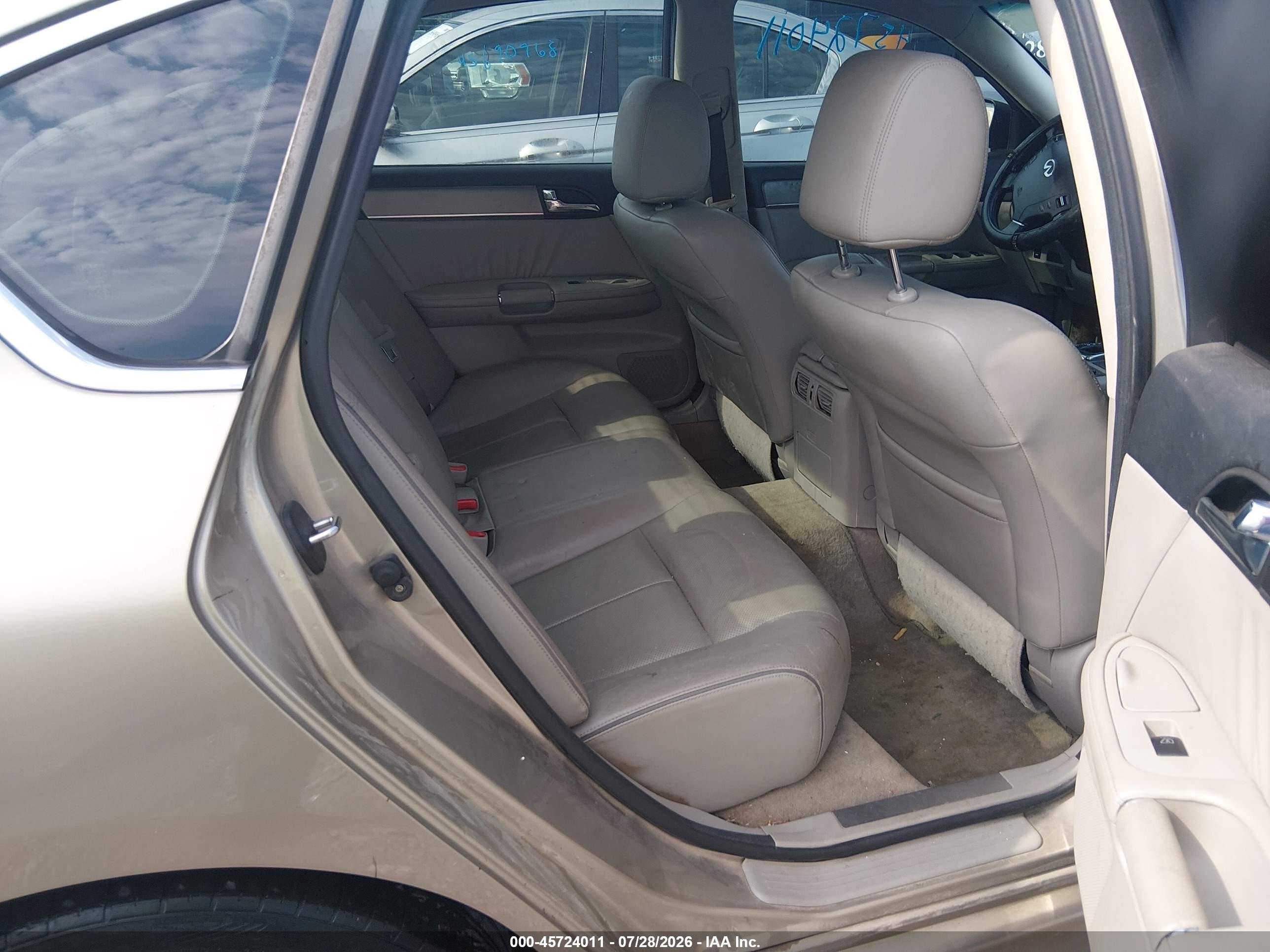2009 Infiniti M35   Gold vin: JNKCY01E59M800765