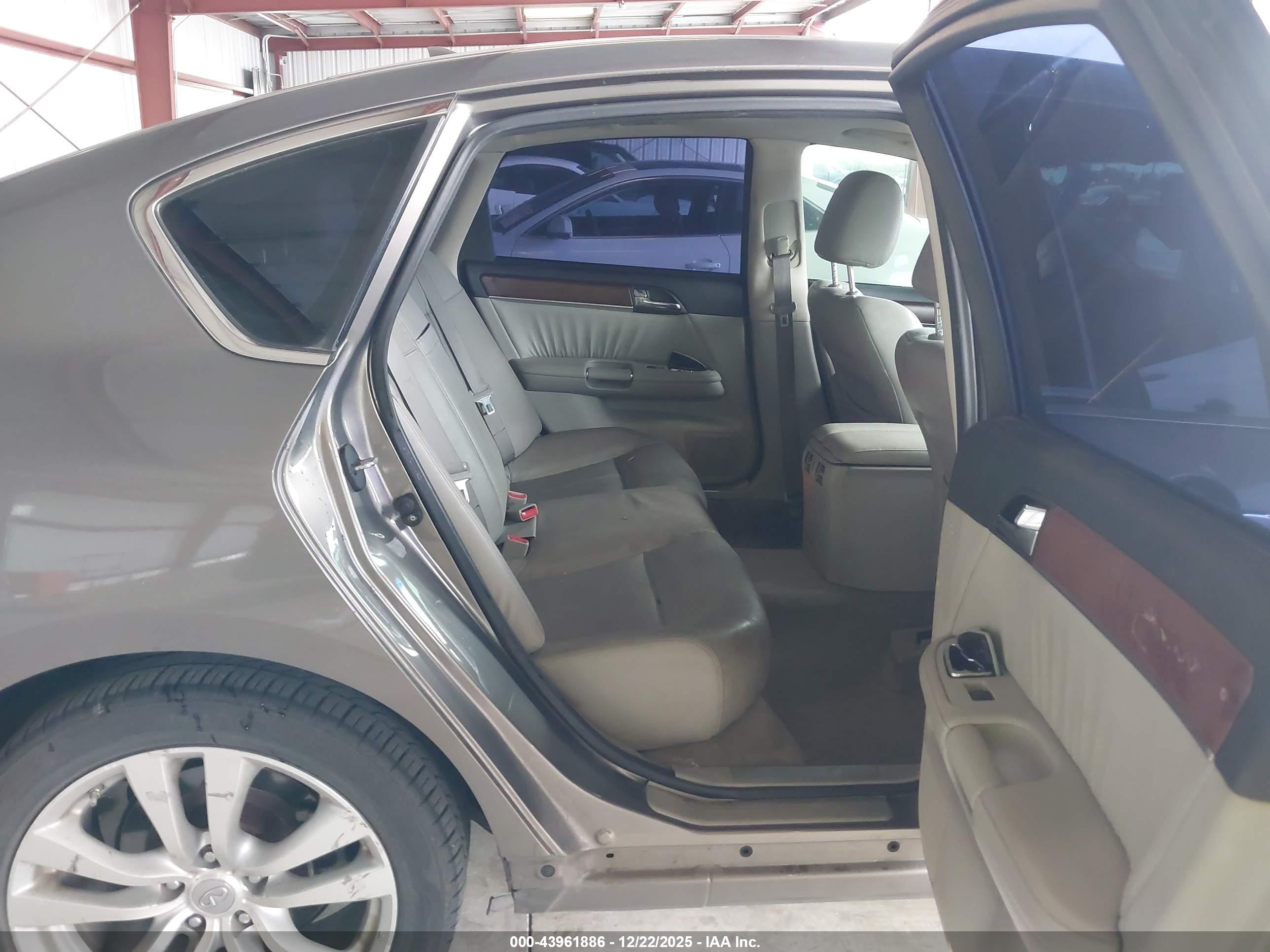 2009 Infiniti M35   Серый vin: JNKCY01E89M801845
