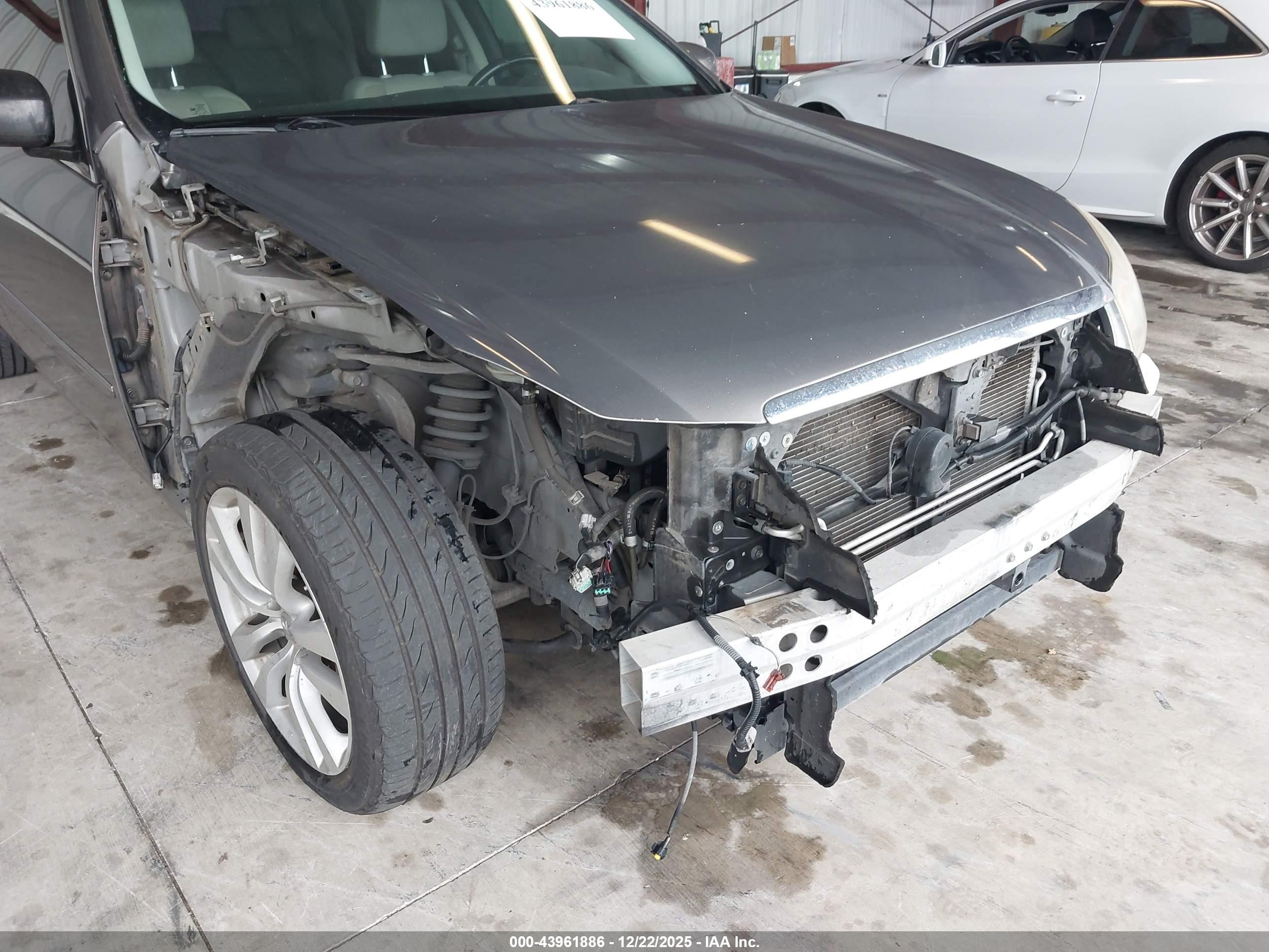 2009 Infiniti M35   Серый vin: JNKCY01E89M801845