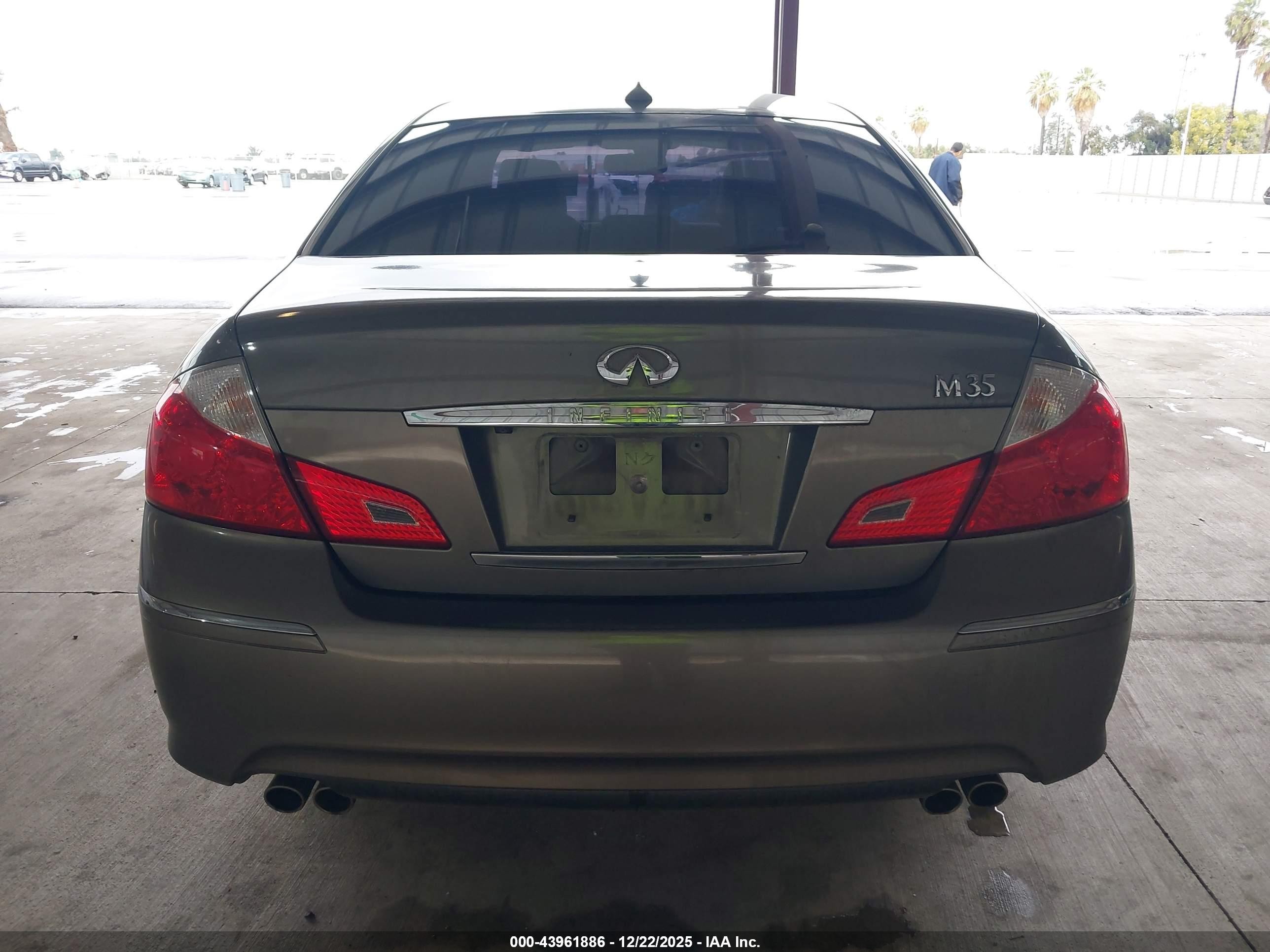 2009 Infiniti M35   Серый vin: JNKCY01E89M801845