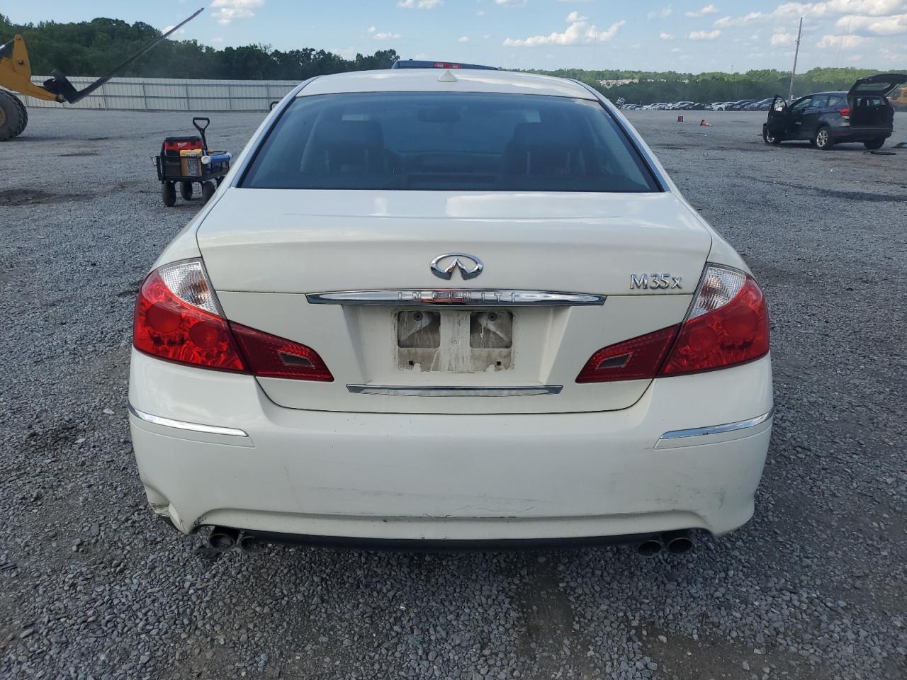 2009 Infiniti M35 Base White vin: JNKCY01FX9M850778