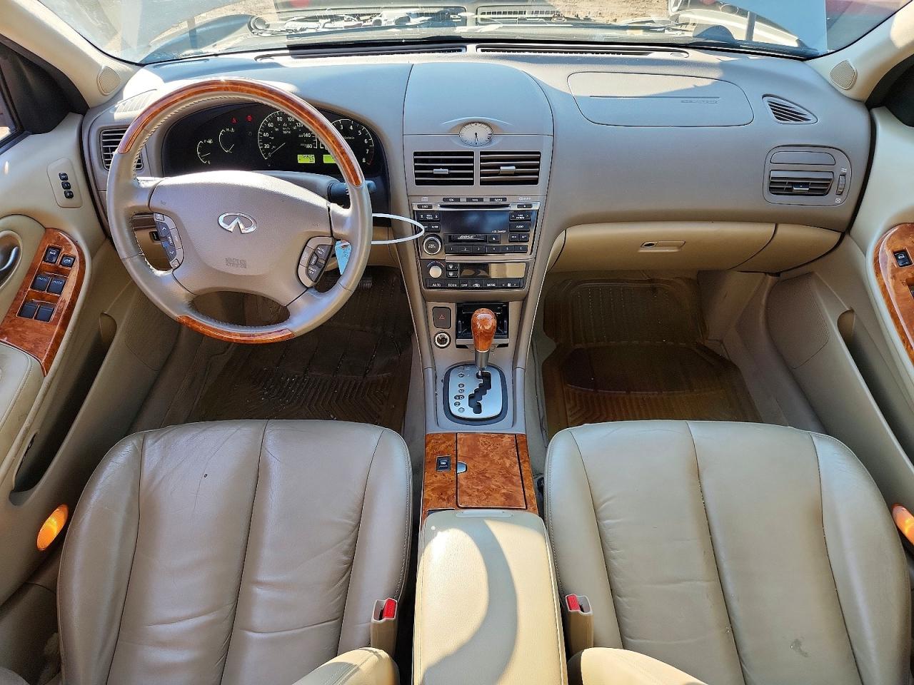 2002 Infiniti I35 Base Beige vin: JNKDA31A12T027361