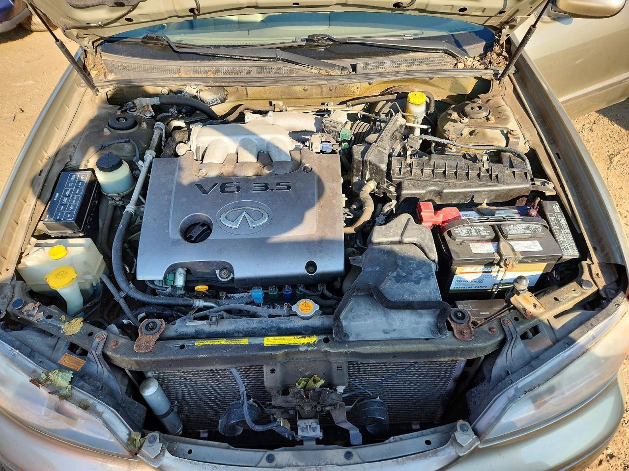 2002 Infiniti I35 Base Beige vin: JNKDA31A12T027361
