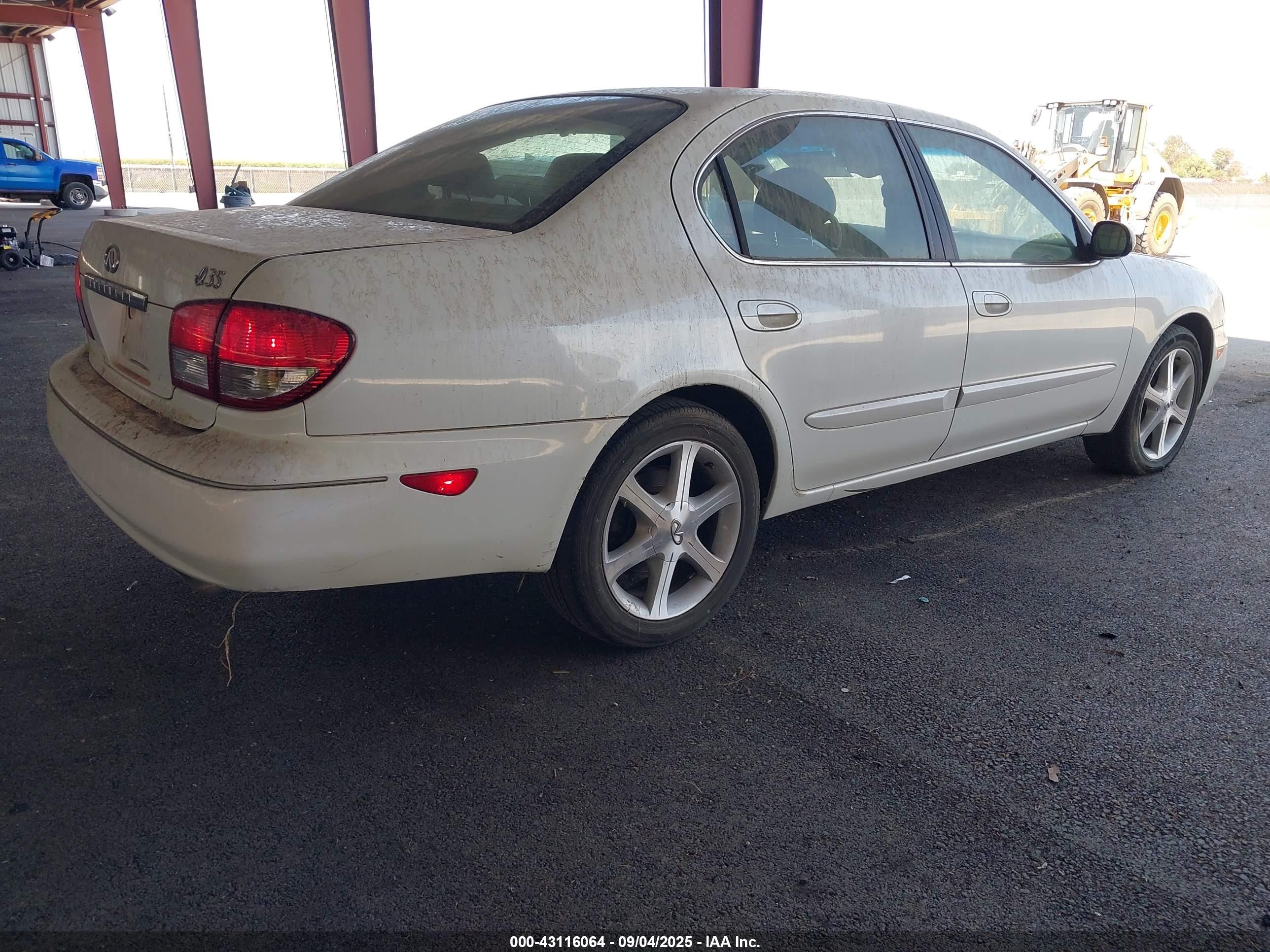 2002 Infiniti I35 Luxury White vin: JNKDA31A32T005345