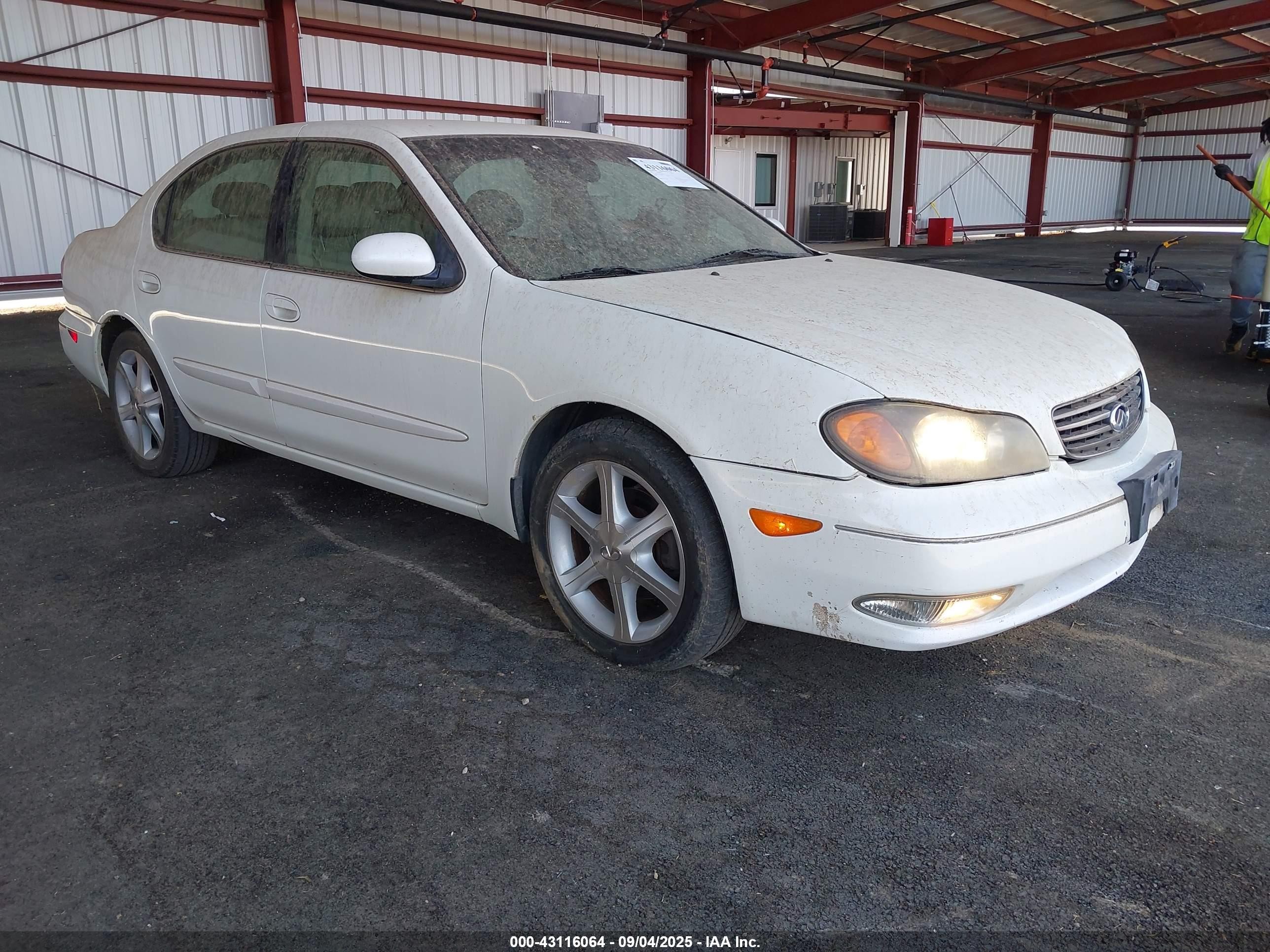 2002 Infiniti I35 Luxury White vin: JNKDA31A32T005345