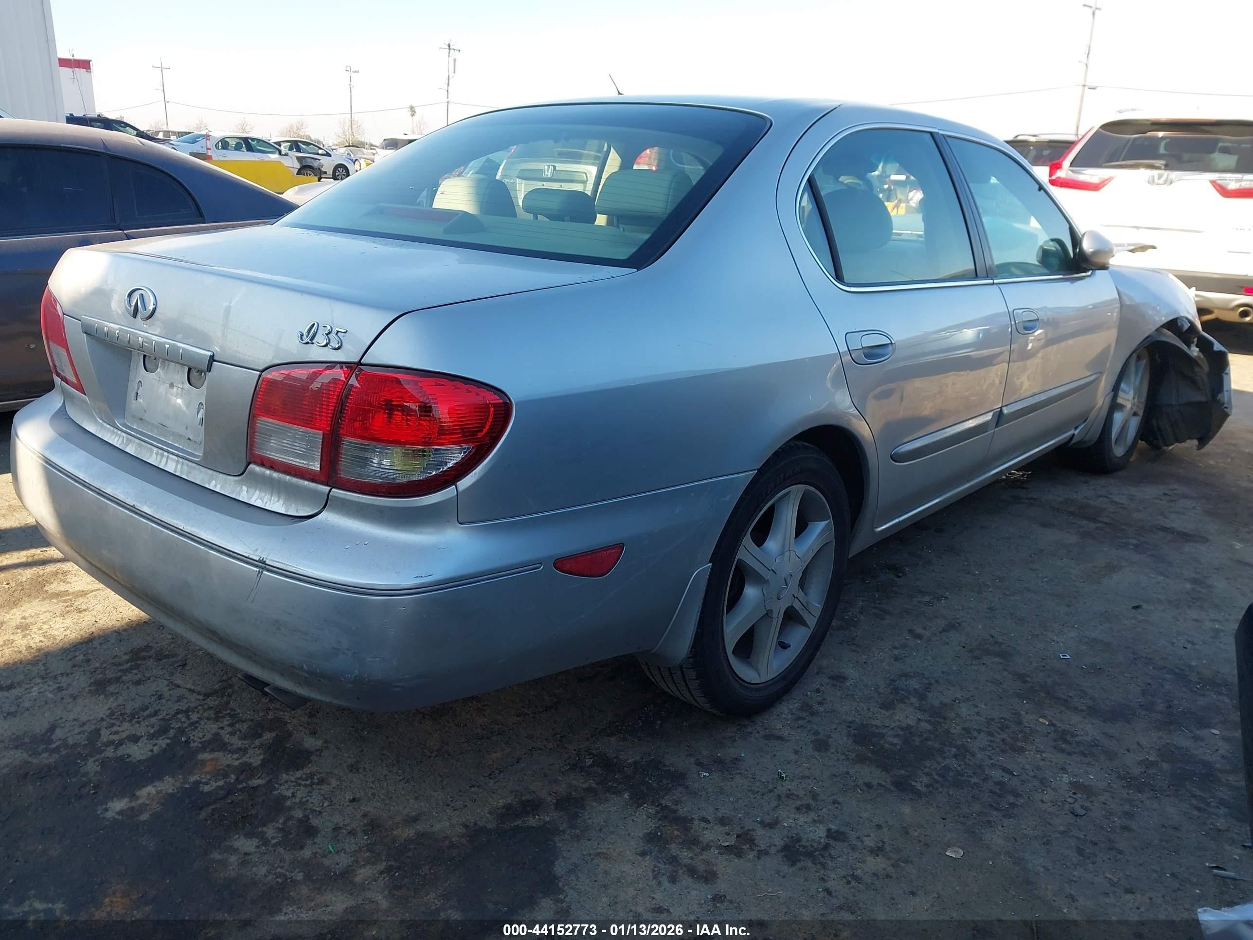 2002 Infiniti I35 Luxury Silver vin: JNKDA31A32T028561