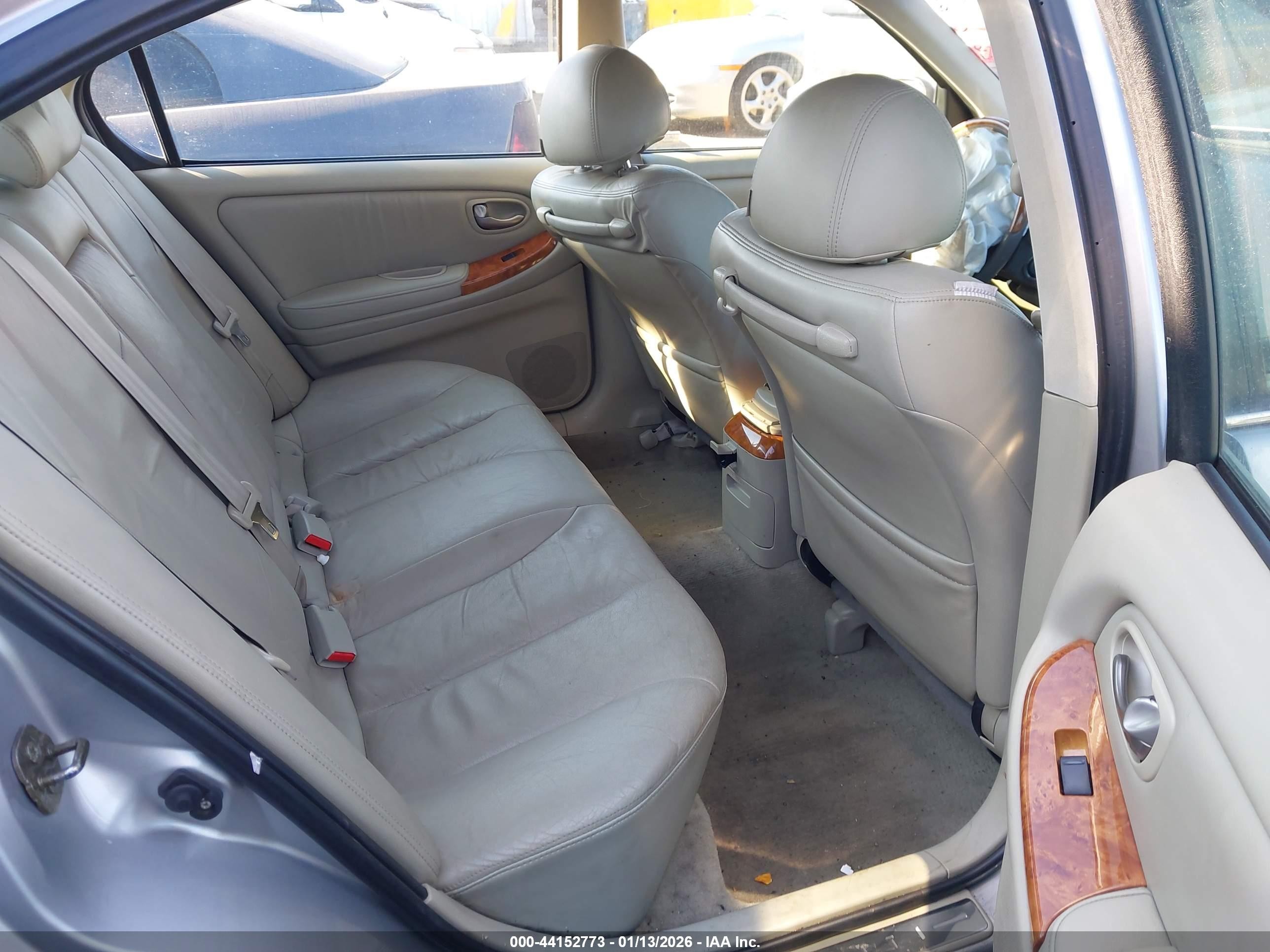 2002 Infiniti I35 Luxury Silver vin: JNKDA31A32T028561
