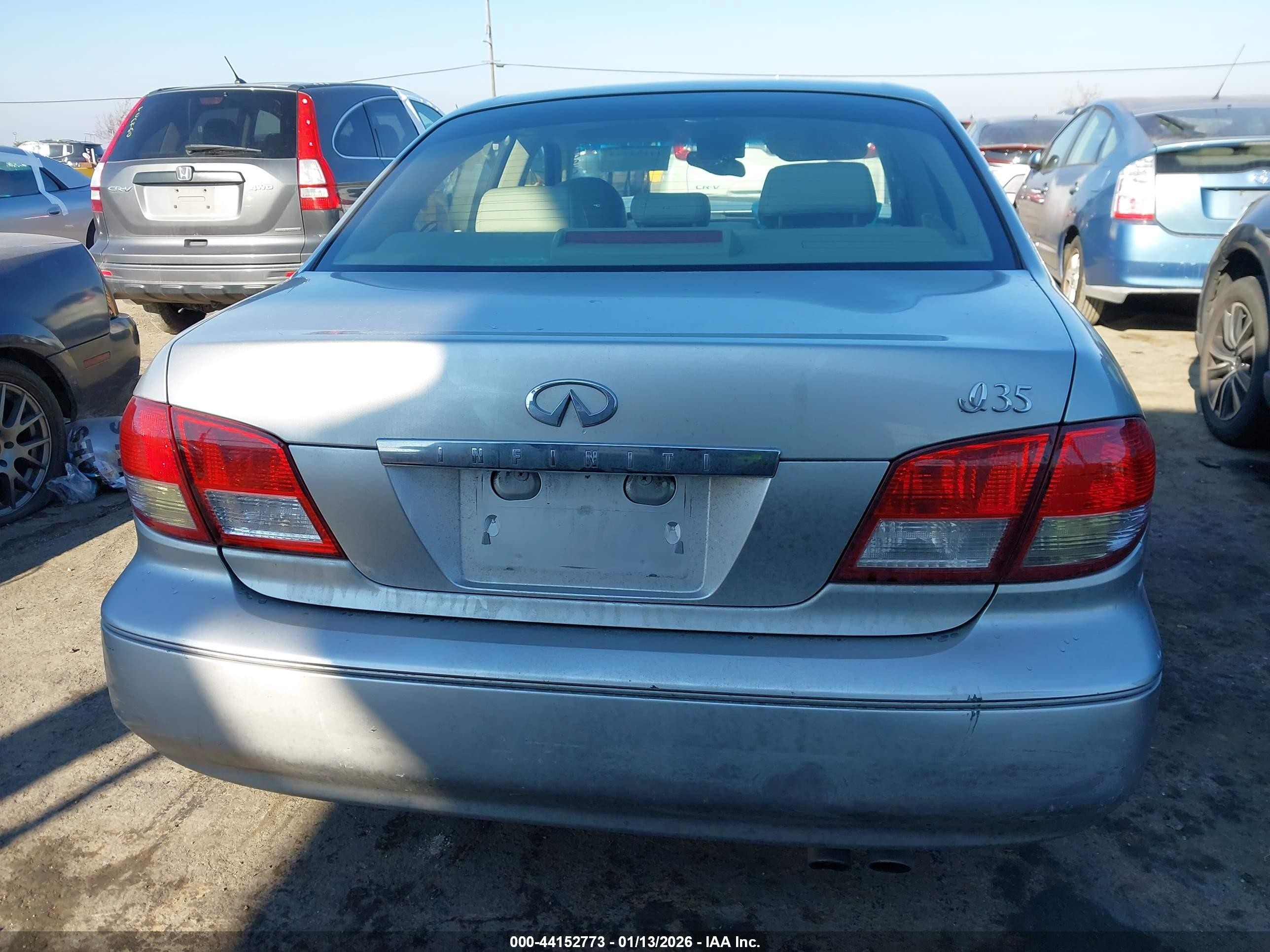 2002 Infiniti I35 Luxury Silver vin: JNKDA31A32T028561