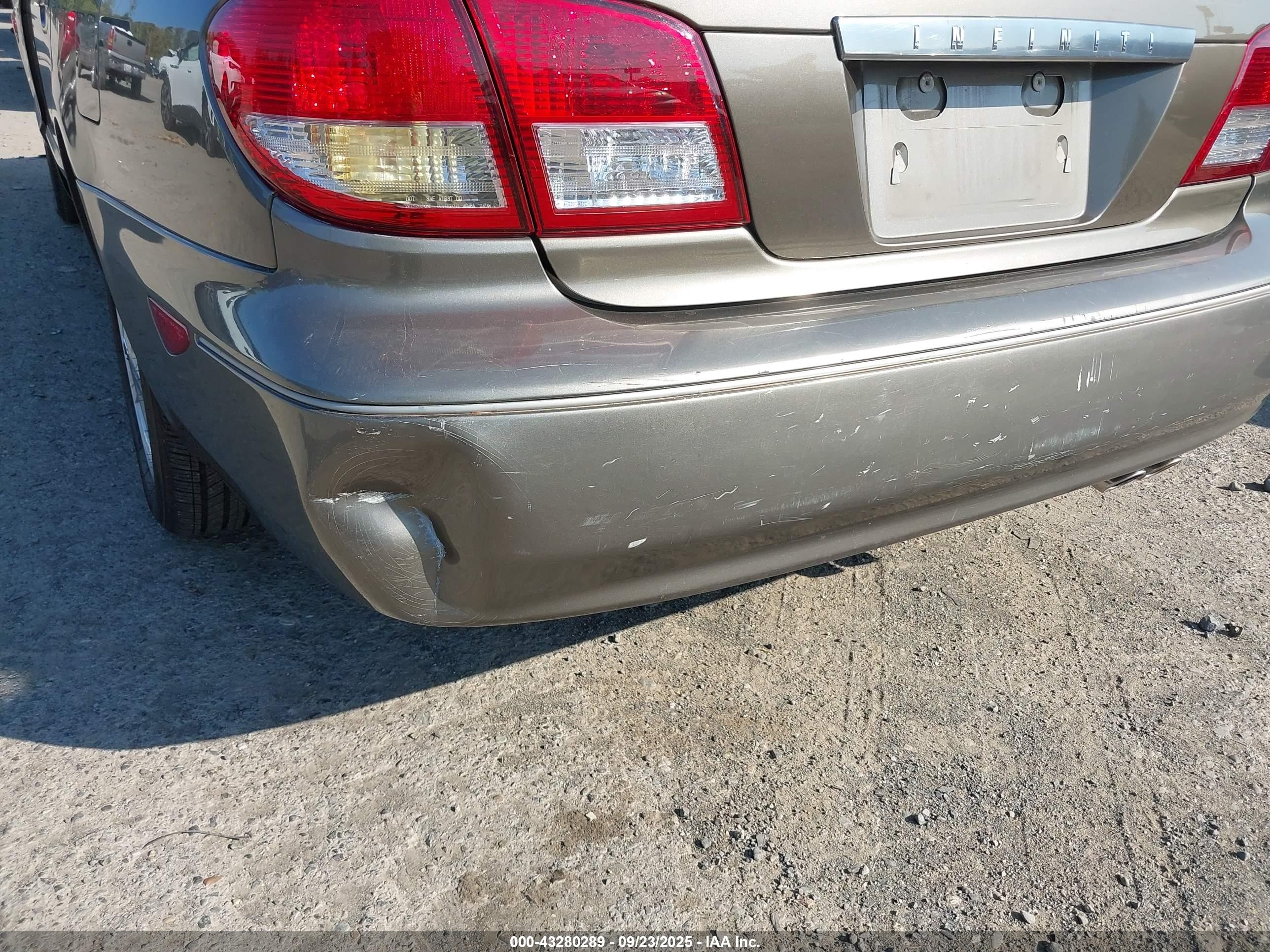 2002 Infiniti I35 Luxury Gray vin: JNKDA31A42T004589