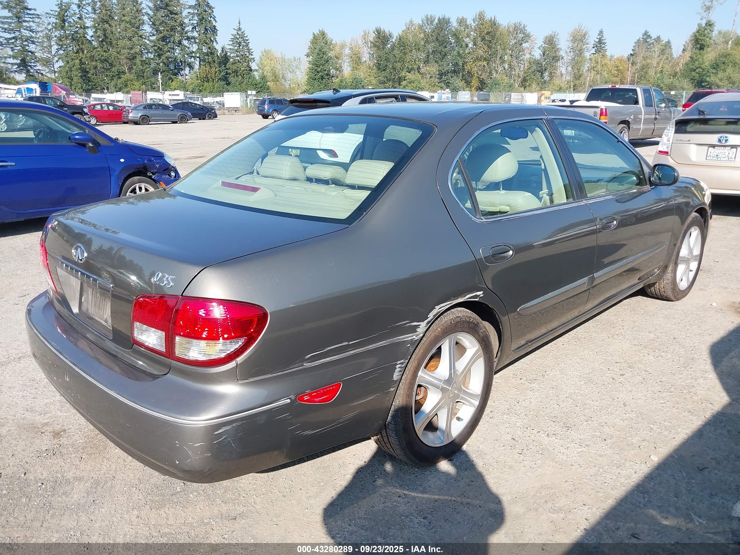 2002 Infiniti I35 Luxury Gray vin: JNKDA31A42T004589