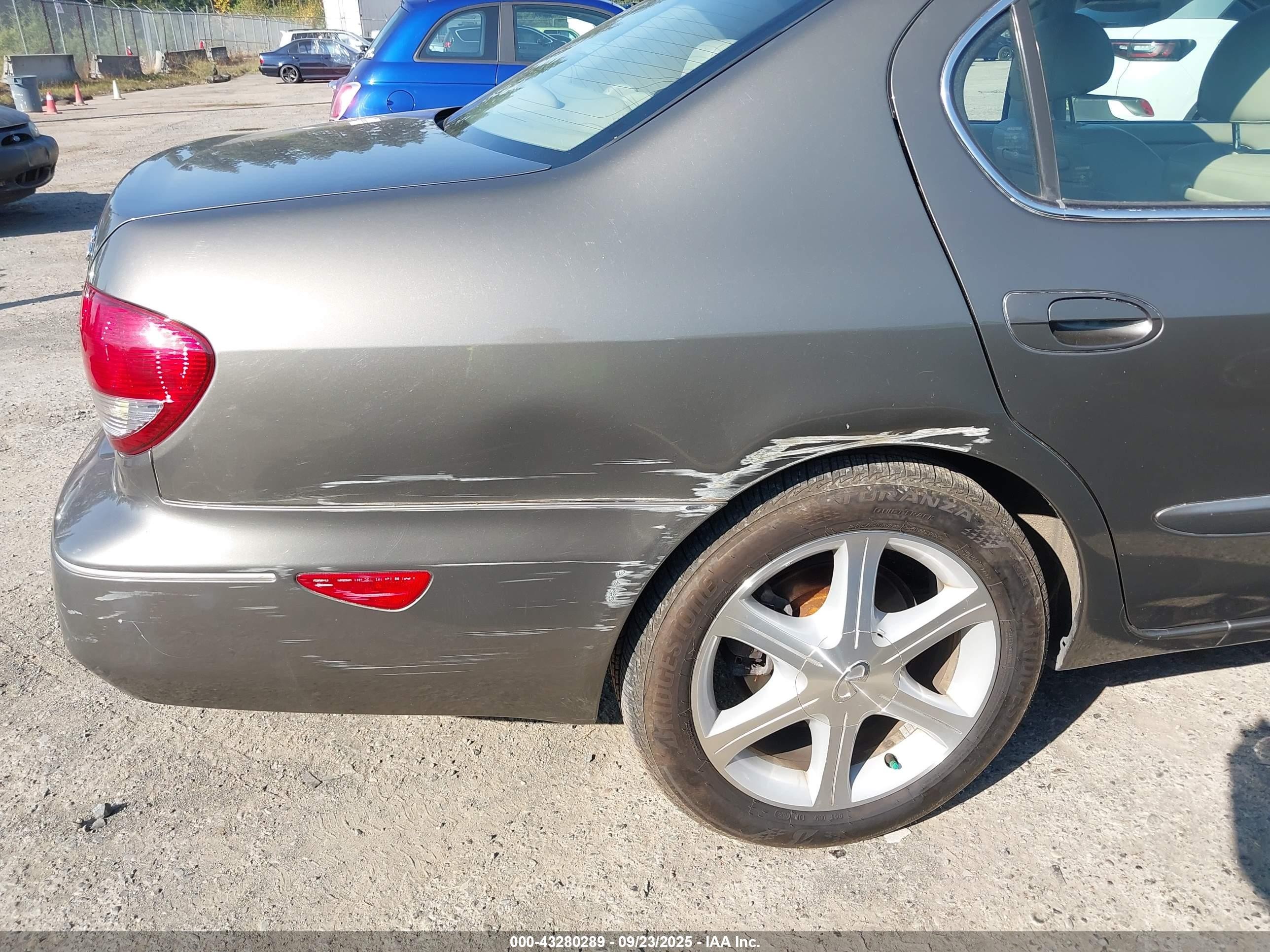 2002 Infiniti I35 Luxury Gray vin: JNKDA31A42T004589