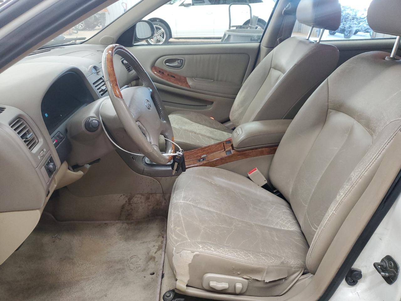 2002 Infiniti I35 White vin: JNKDA31A42T019738