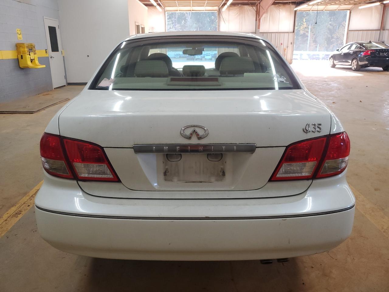2002 Infiniti I35 White vin: JNKDA31A42T019738