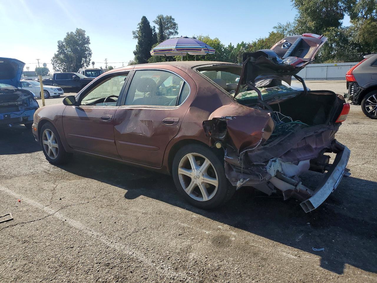 2002 Infiniti I35 Base Red vin: JNKDA31A62T006361
