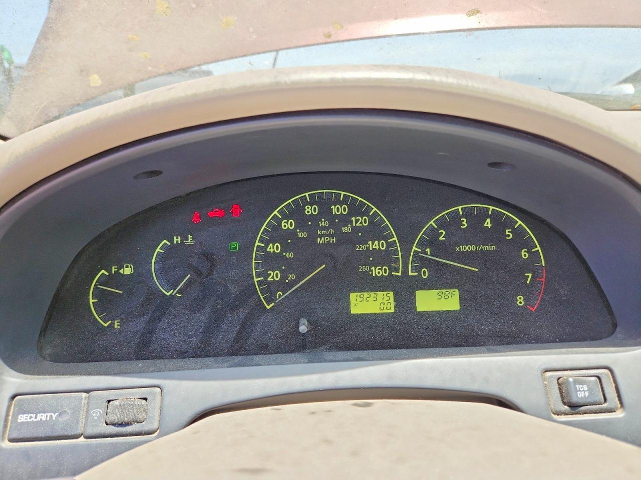 2002 Infiniti I35 Base Red vin: JNKDA31A62T006361
