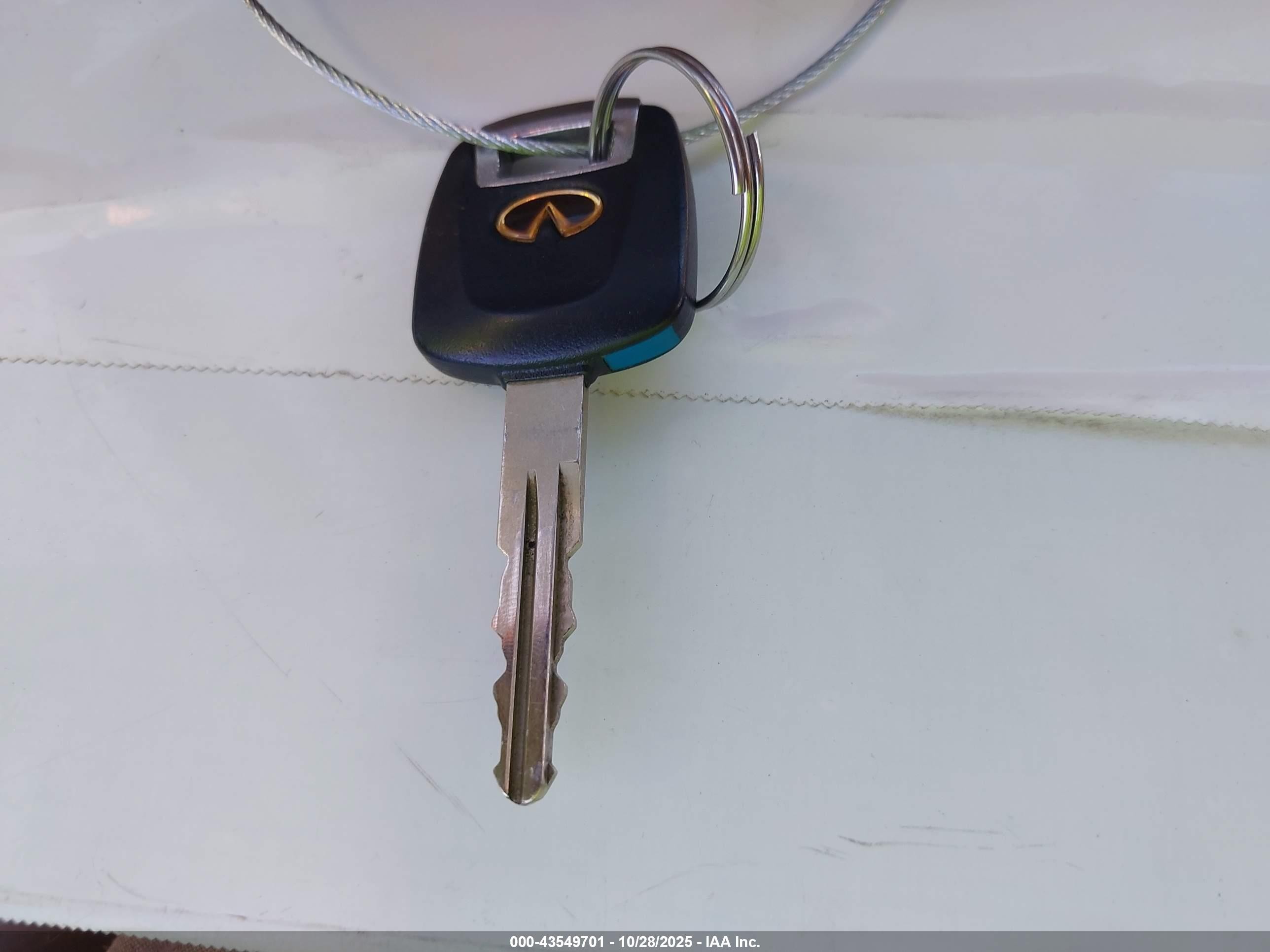 2002 Infiniti I35 Luxury Gold vin: JNKDA31A72T018342