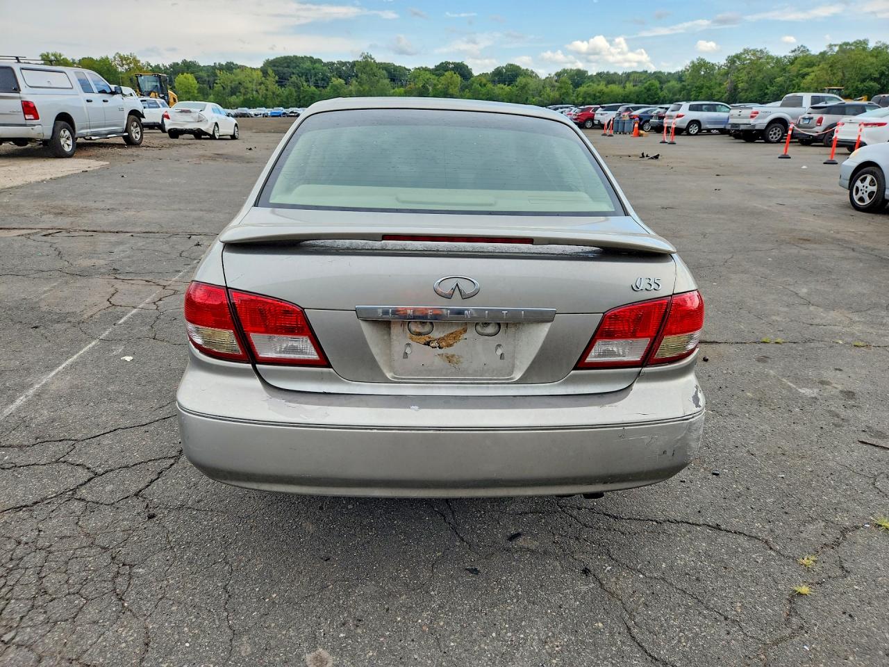 2004 Infiniti I35 Base Золотой vin: JNKDA31A94T202197