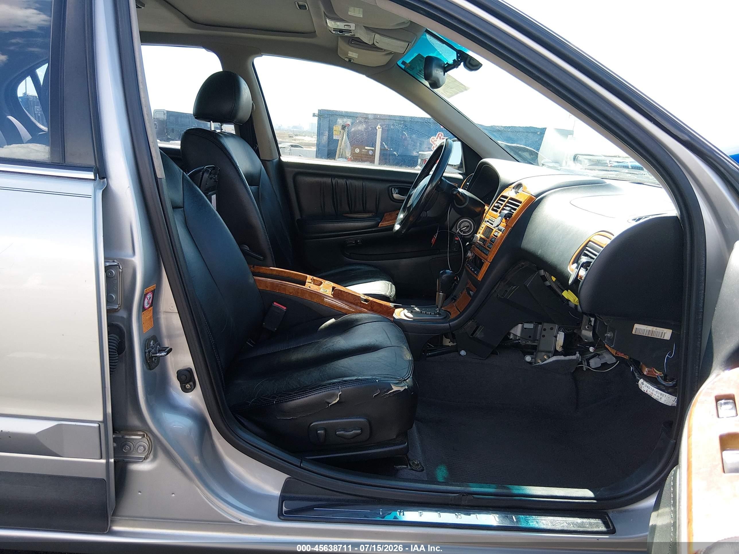 2002 Infiniti I35 Luxury Silver vin: JNKDA31AX2T003219
