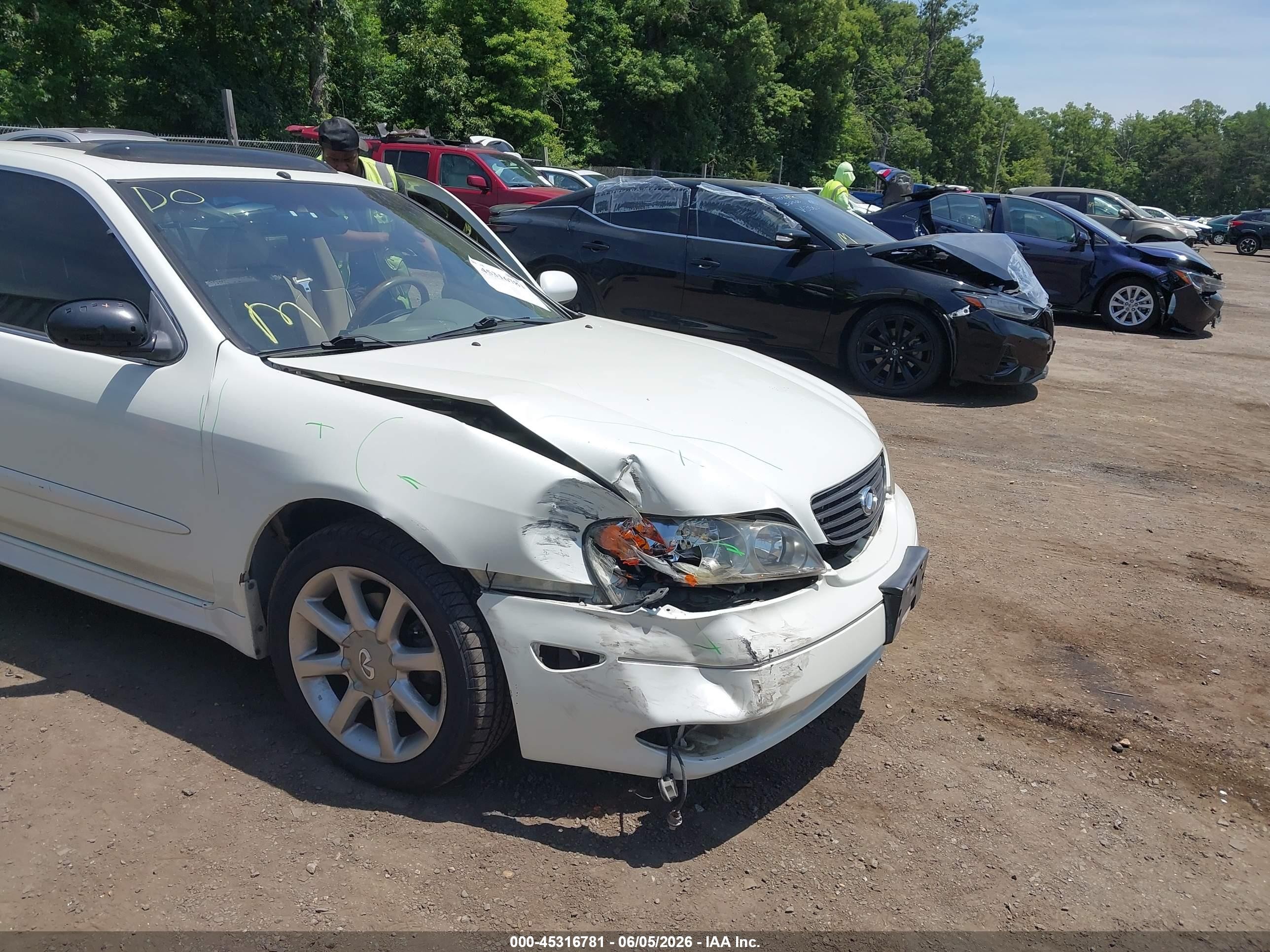 2003 Infiniti I35 Luxury White vin: JNKDA31AX3T110398