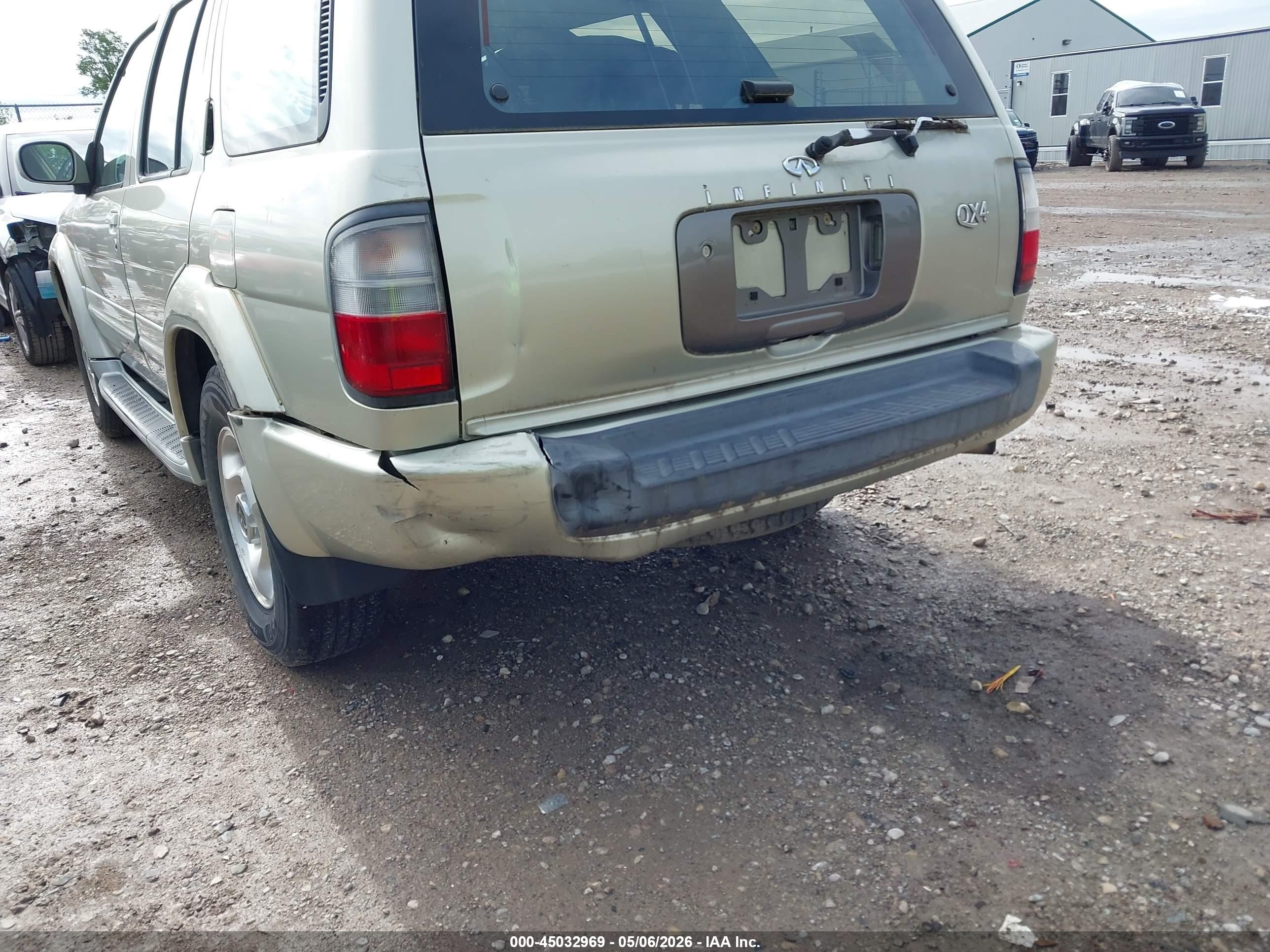 1998 Infiniti Qx4   Gold vin: JNRAR05Y2WW032558