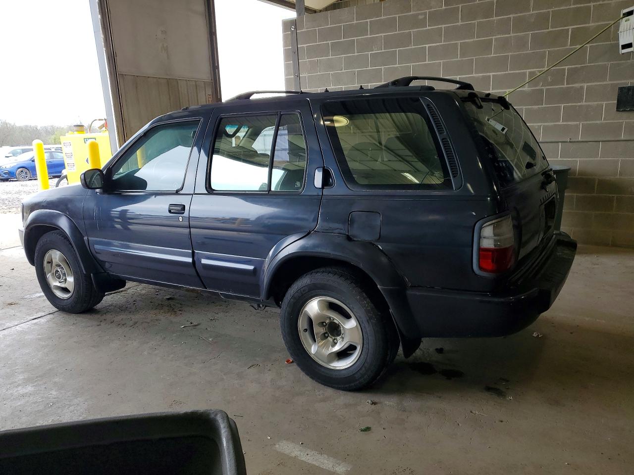 1998 Infiniti Qx4 Blue vin: JNRAR05Y2WW035864