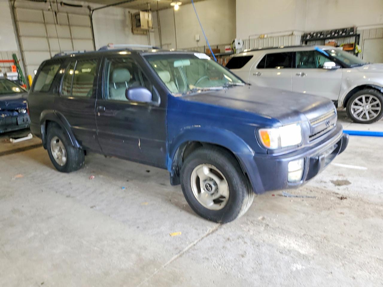 1998 Infiniti Qx4 Blue vin: JNRAR05Y2WW035864