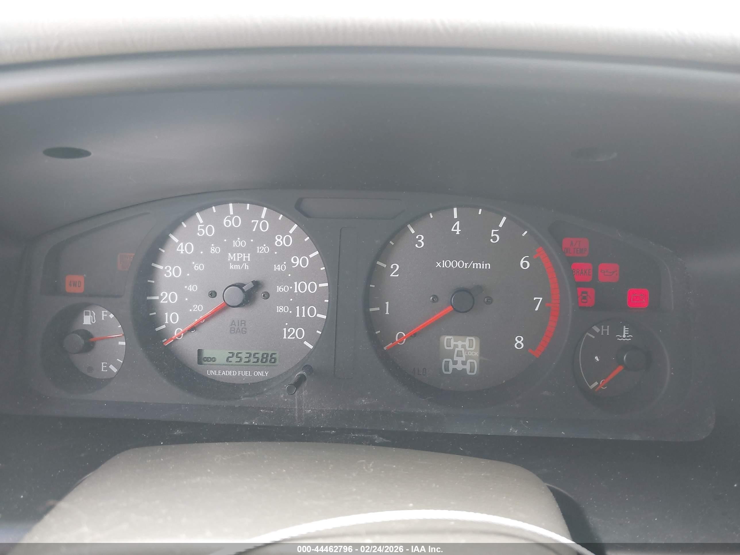 1998 Infiniti Qx4   Gold vin: JNRAR05Y2WW037923
