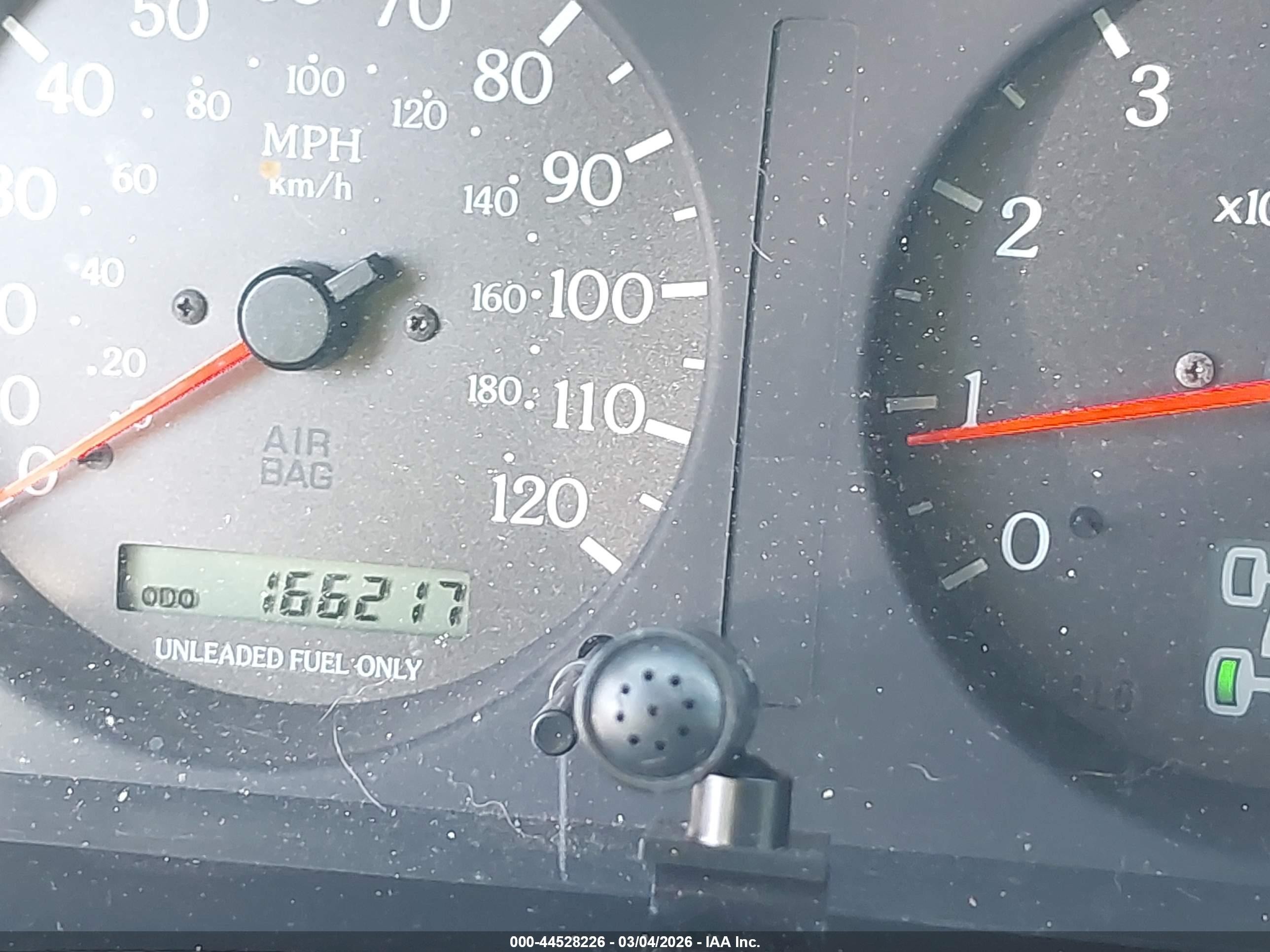 1998 Infiniti Qx4   White vin: JNRAR05Y5WW030934