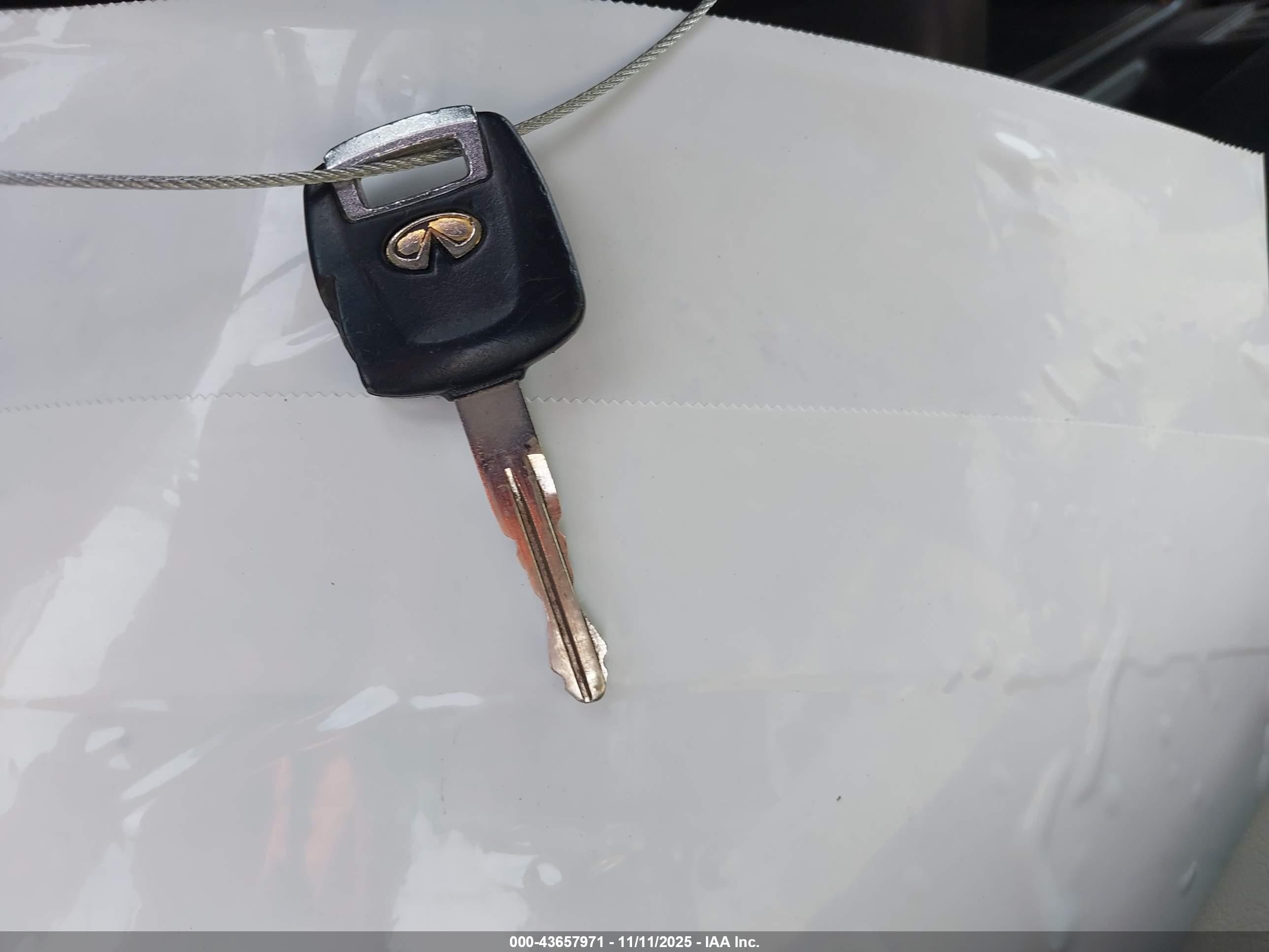 1998 Infiniti Qx4   Gold vin: JNRAR05Y6WW021675