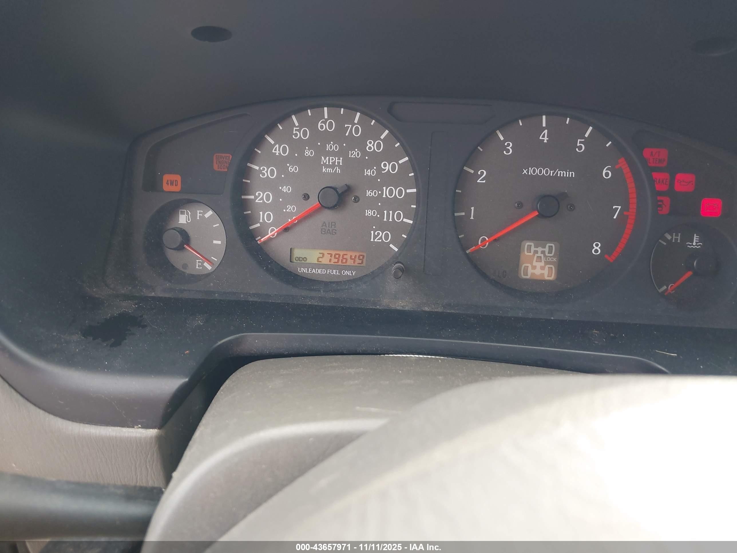 1998 Infiniti Qx4   Gold vin: JNRAR05Y6WW021675