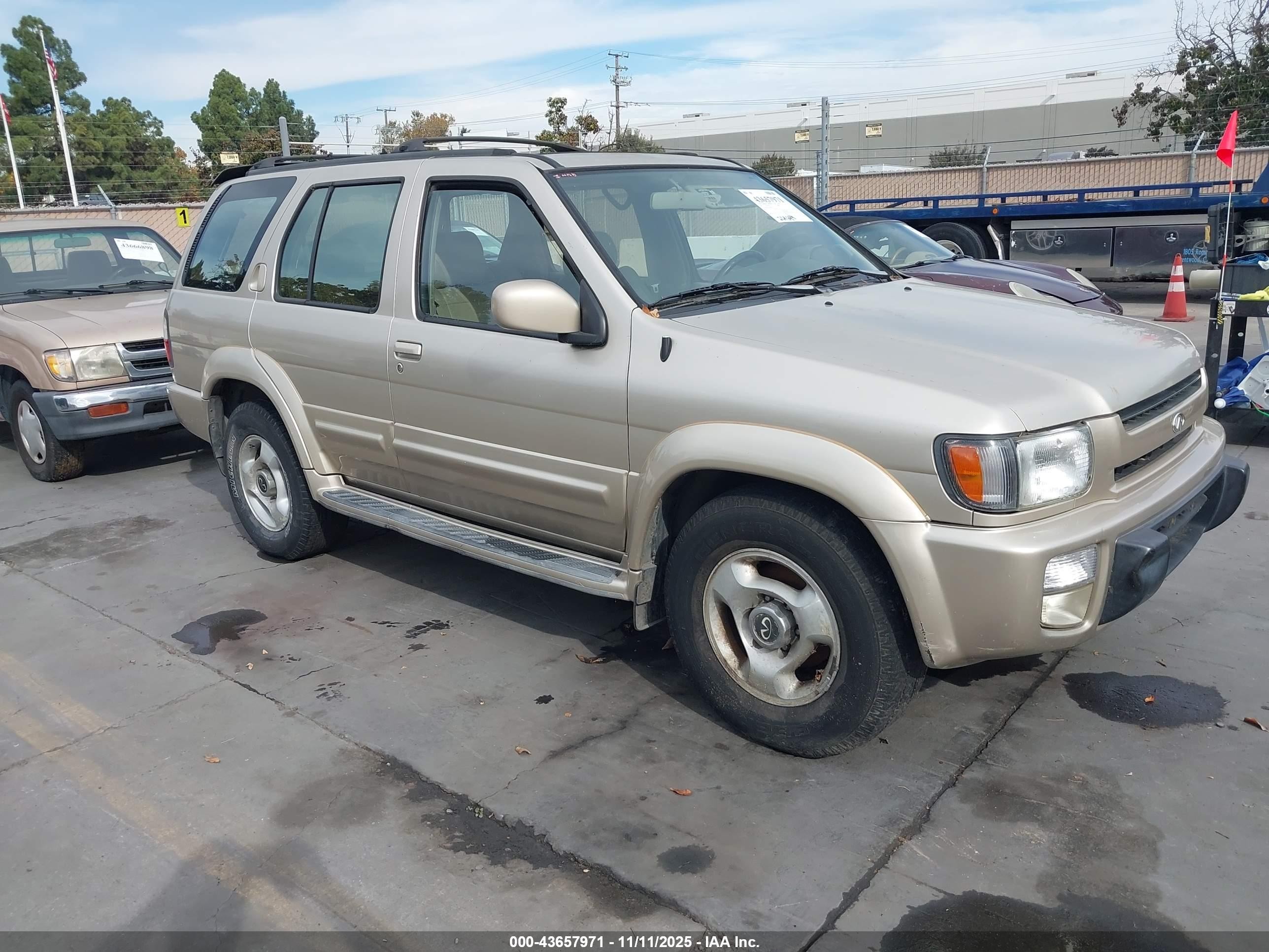 1998 Infiniti Qx4   Gold vin: JNRAR05Y6WW021675