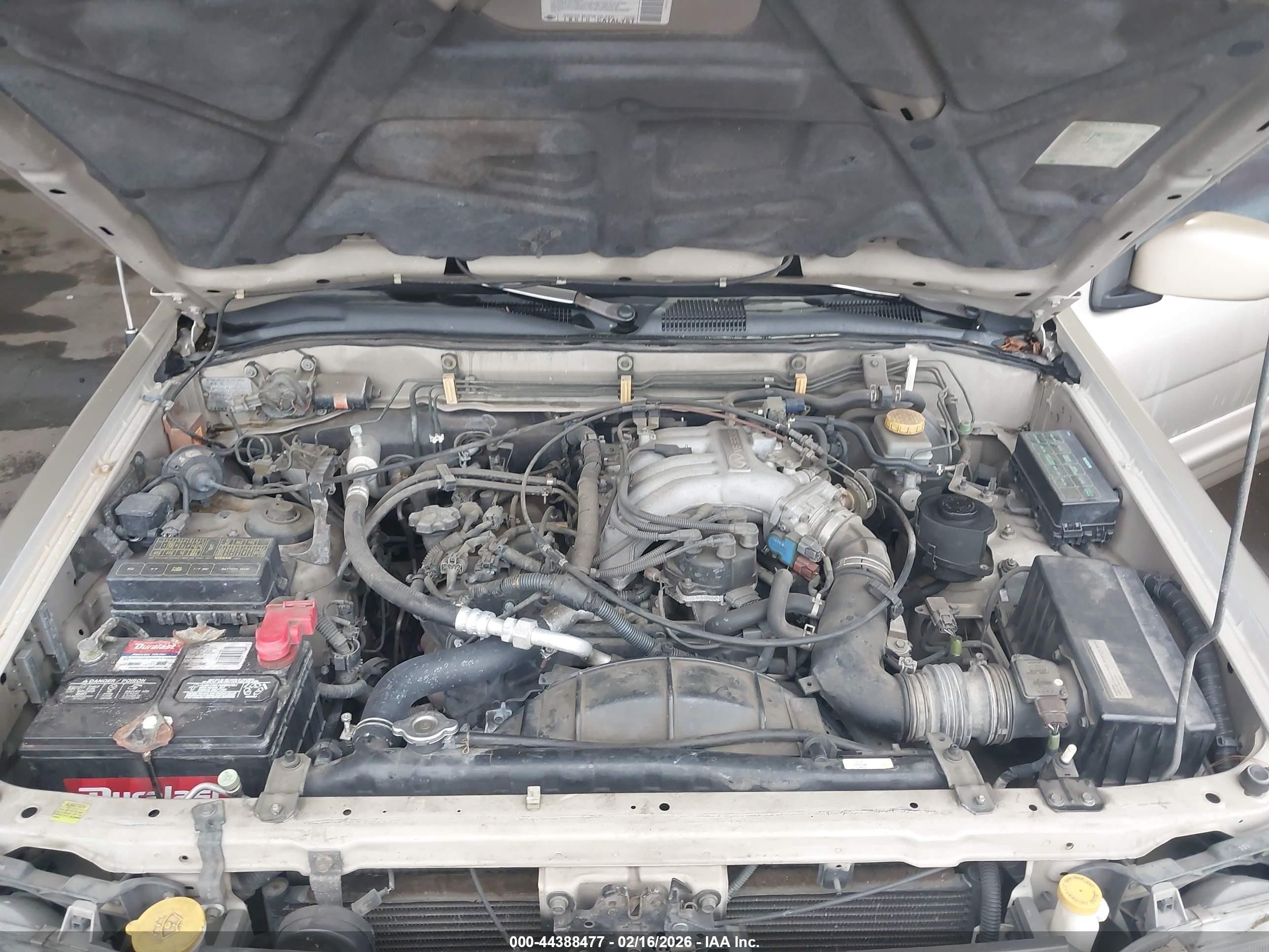 1998 Infiniti Qx4   Gold vin: JNRAR05Y6WW032918