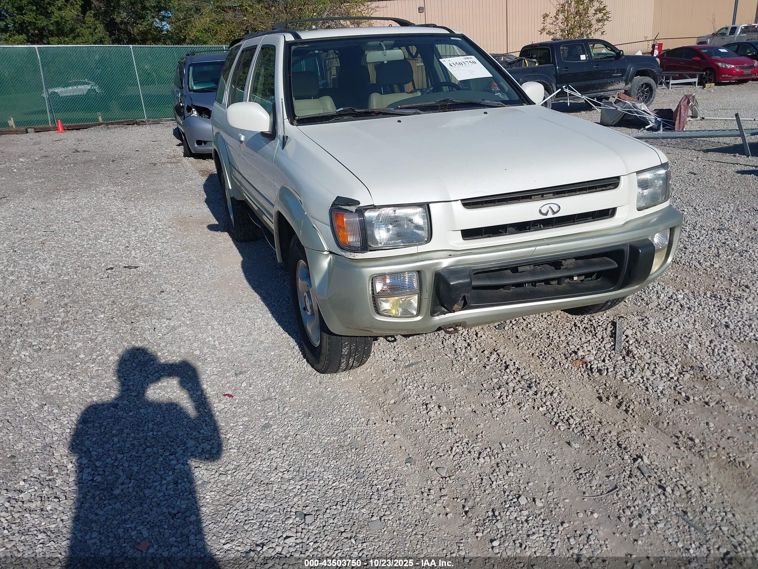 1998 Infiniti Qx4   White vin: JNRAR05Y9WW034131
