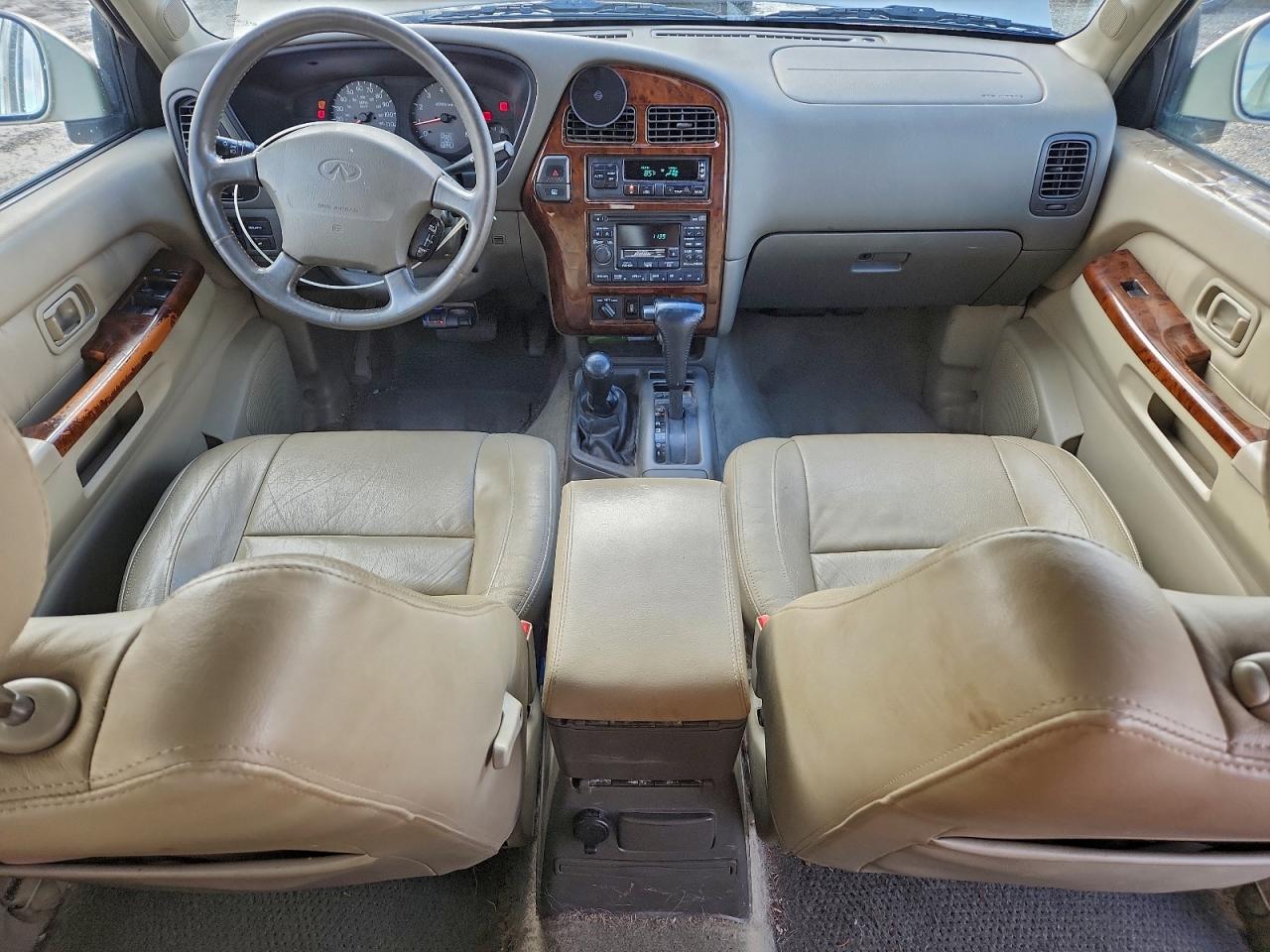 1998 Infiniti Qx4 Beige vin: JNRAR05YXWW032968