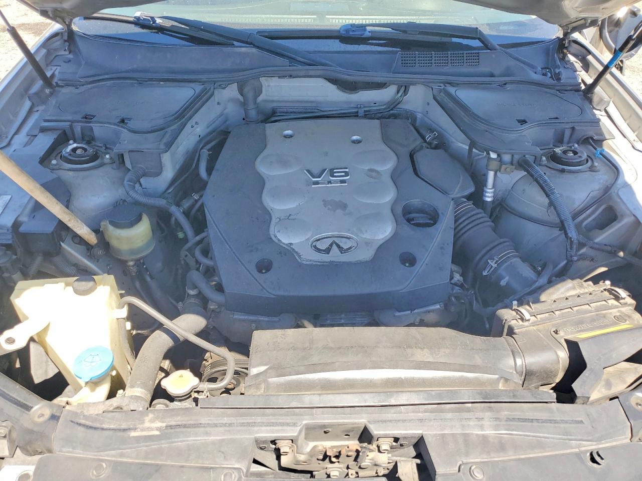 2005 Infiniti Fx35 Base Silver vin: JNRAS08U25X104025