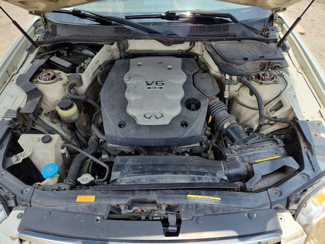 2006 Infiniti Fx35 Base White vin: JNRAS08U26X100042