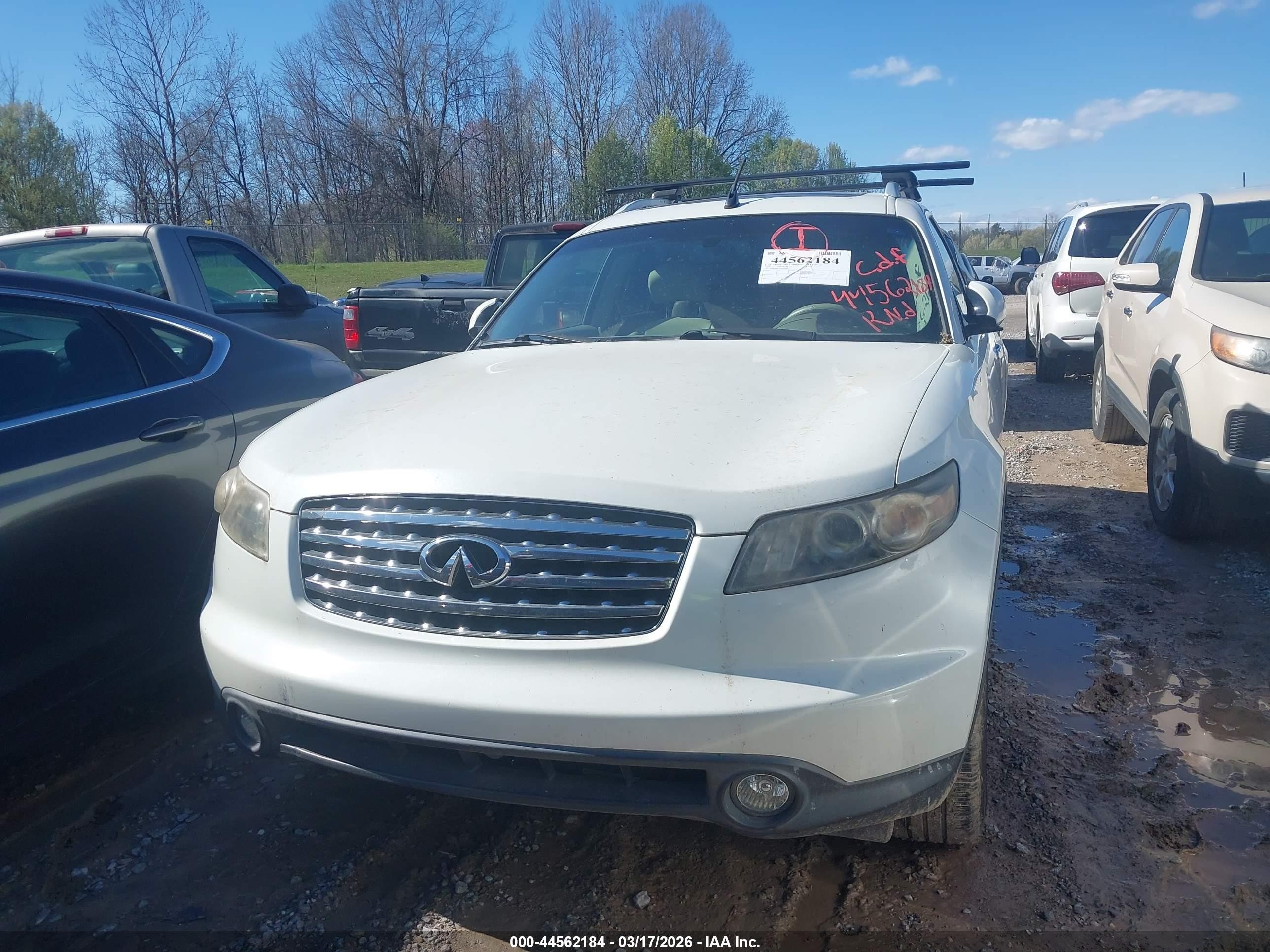 2004 Infiniti Fx35   White vin: JNRAS08U34X109183