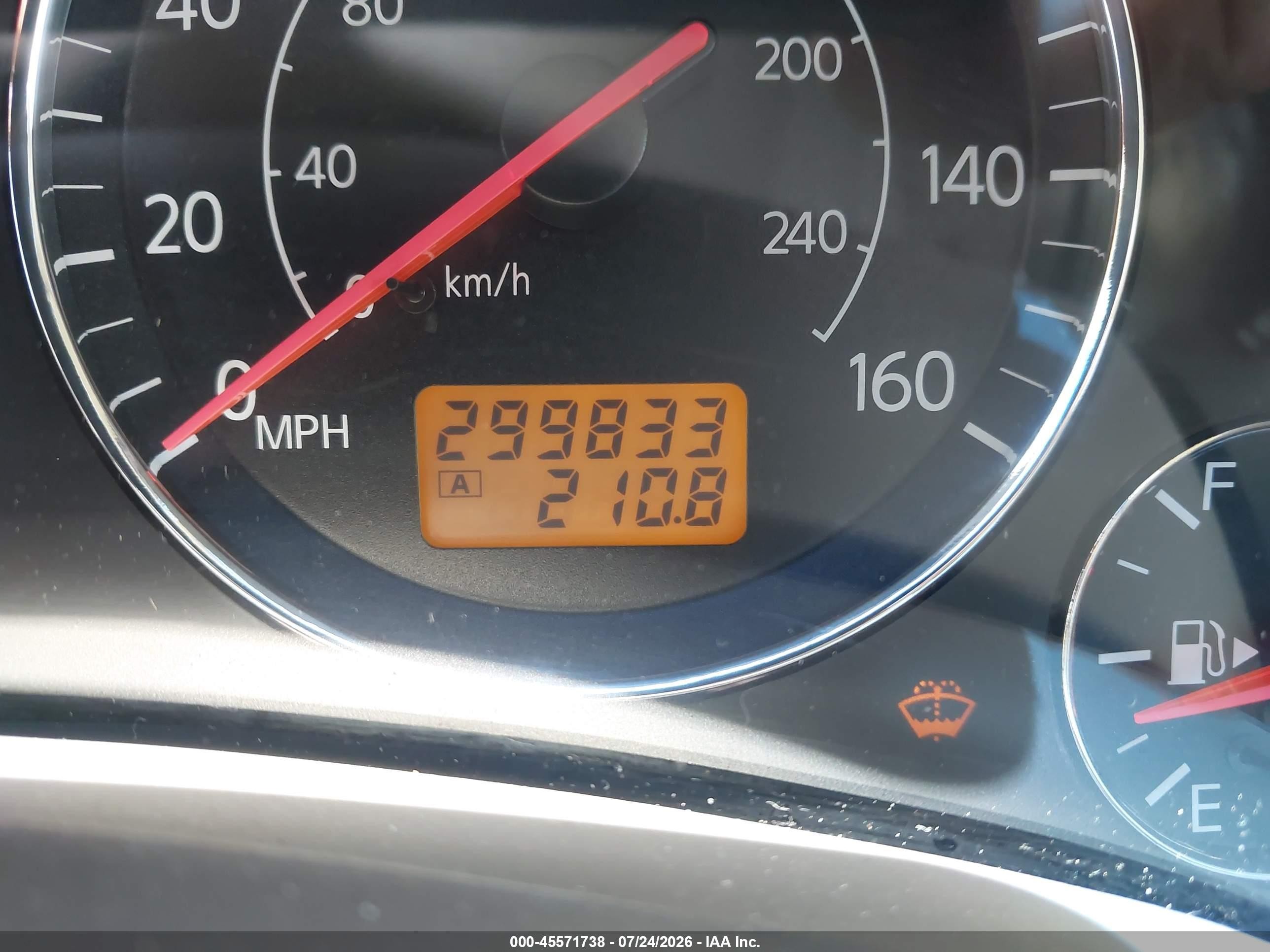2004 Infiniti Fx35   White vin: JNRAS08U64X106570