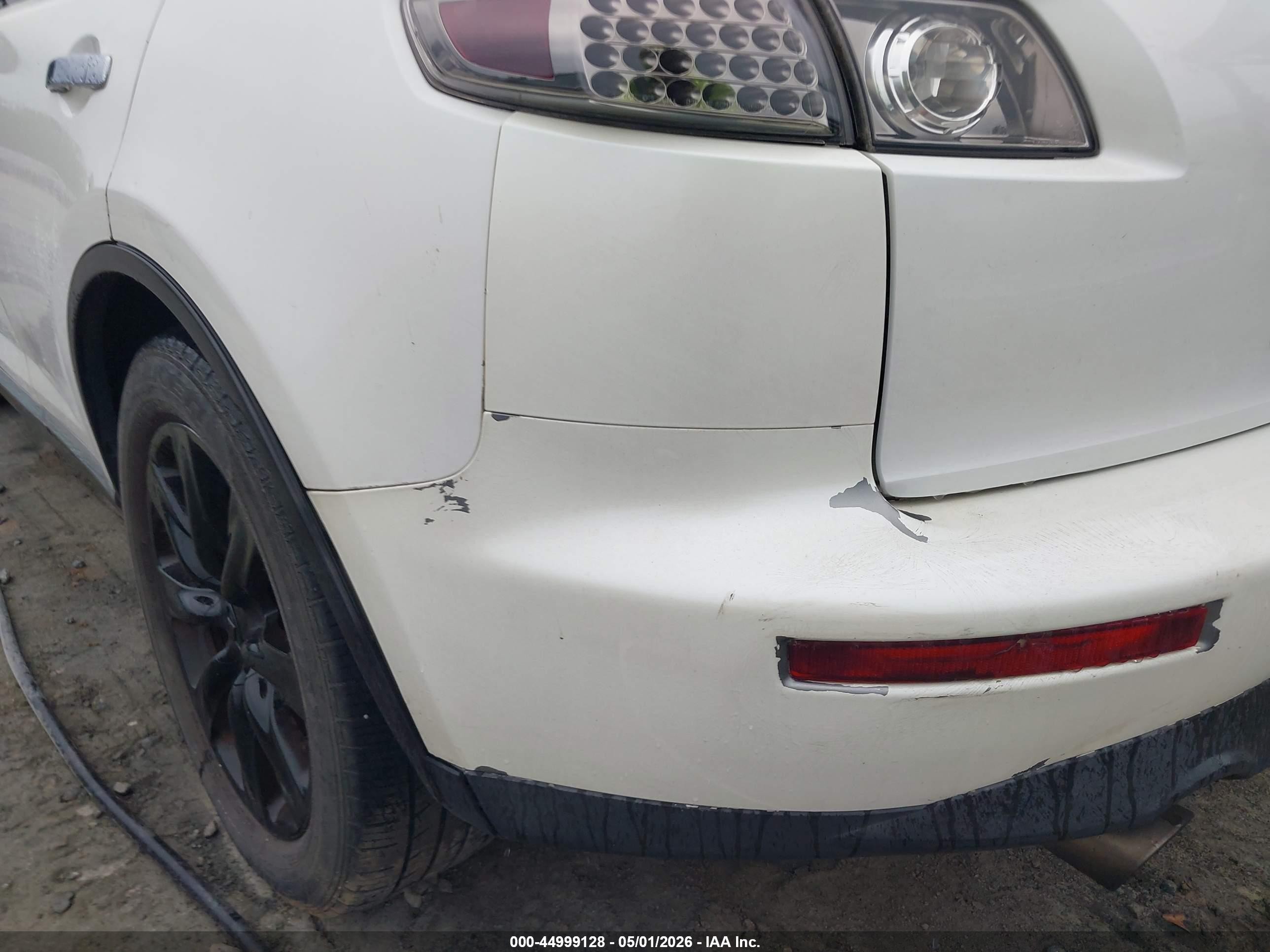 2008 Infiniti Fx35   White vin: JNRAS08U68X103657