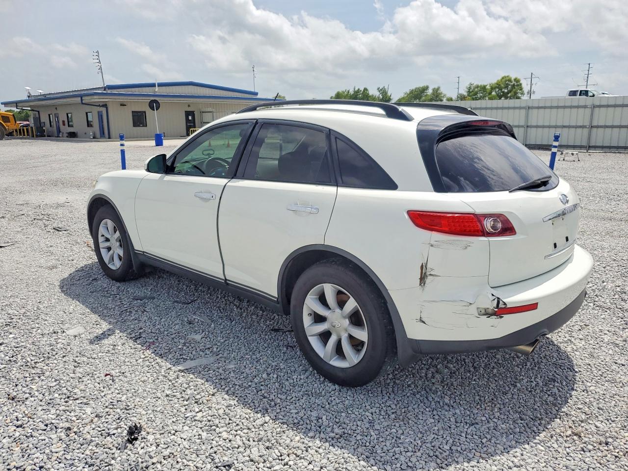 2004 Infiniti Fx35 Base White vin: JNRAS08U94X110841