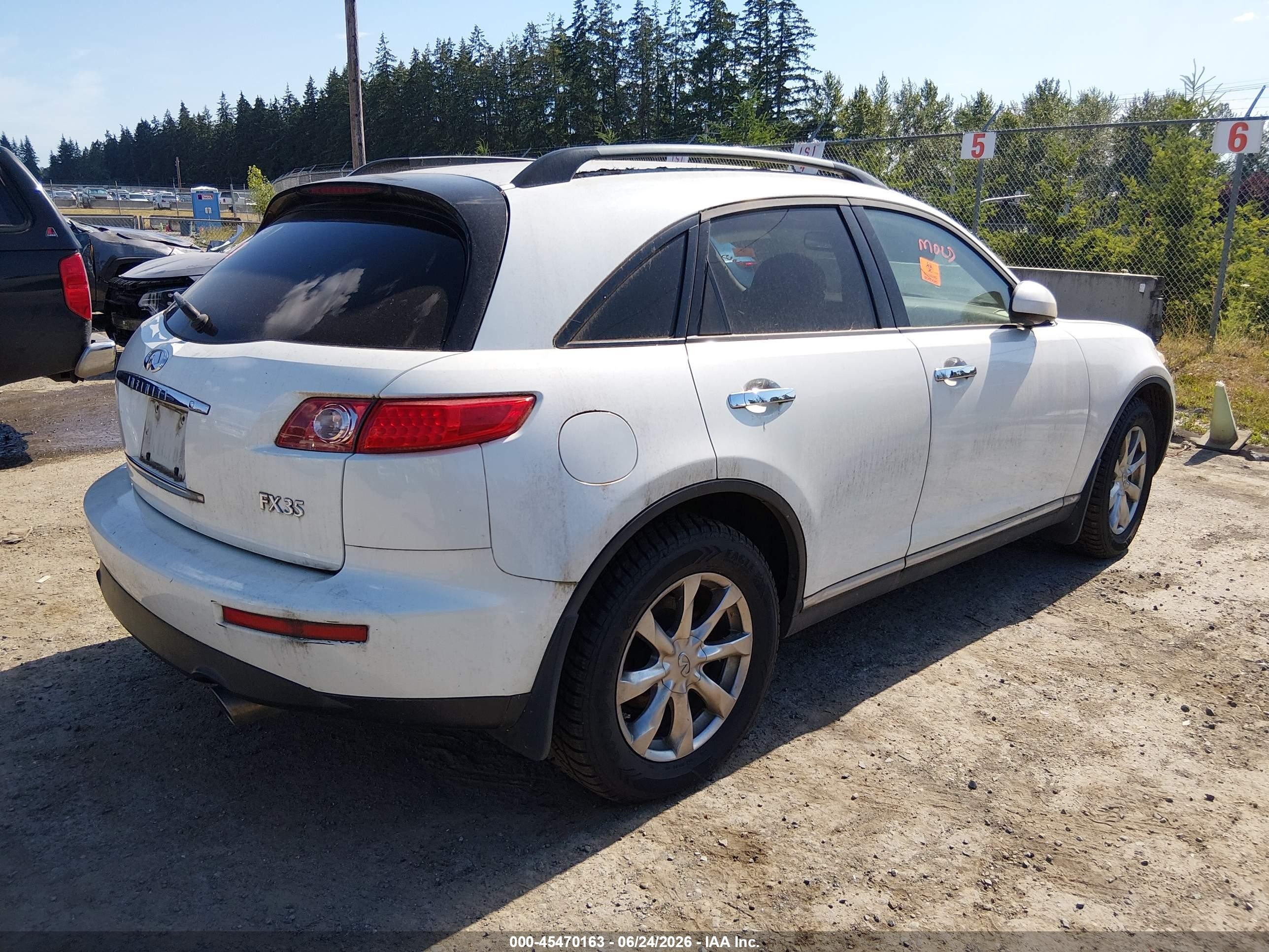 2007 Infiniti Fx35   White vin: JNRAS08W17X208719
