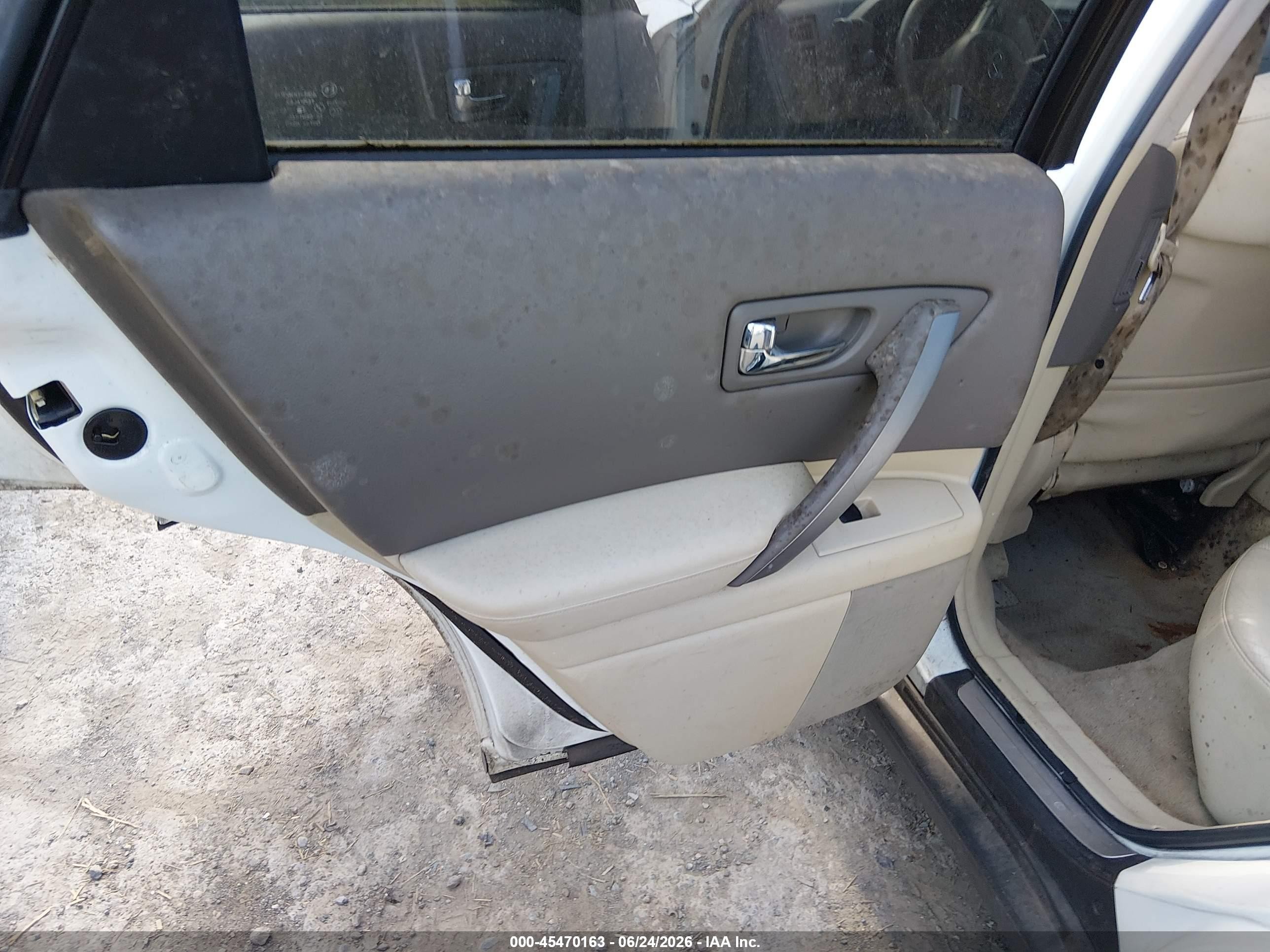 2007 Infiniti Fx35   White vin: JNRAS08W17X208719