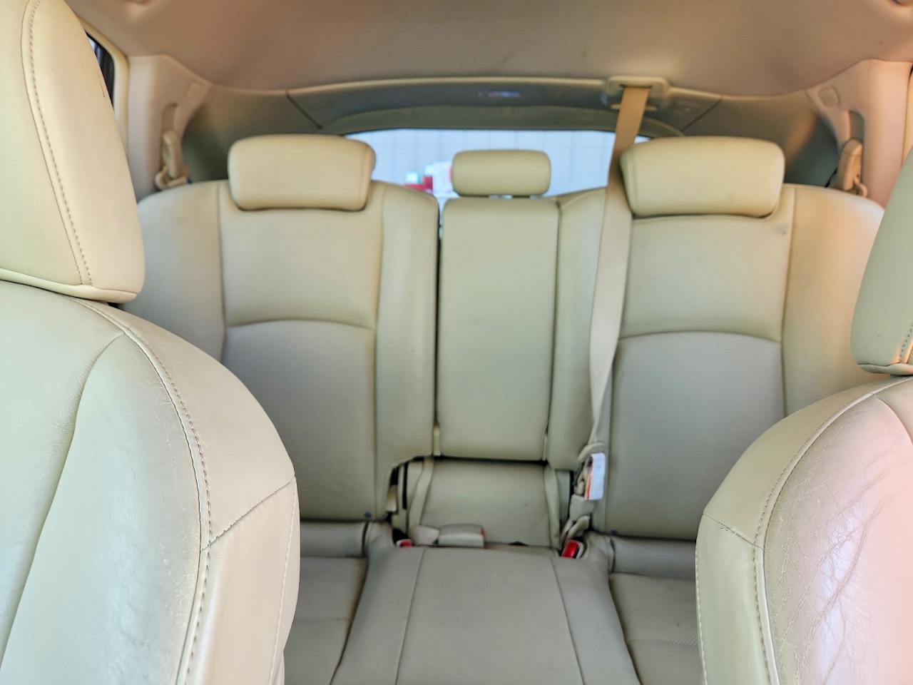2006 Infiniti Fx35 Base White vin: JNRAS08W36X207764
