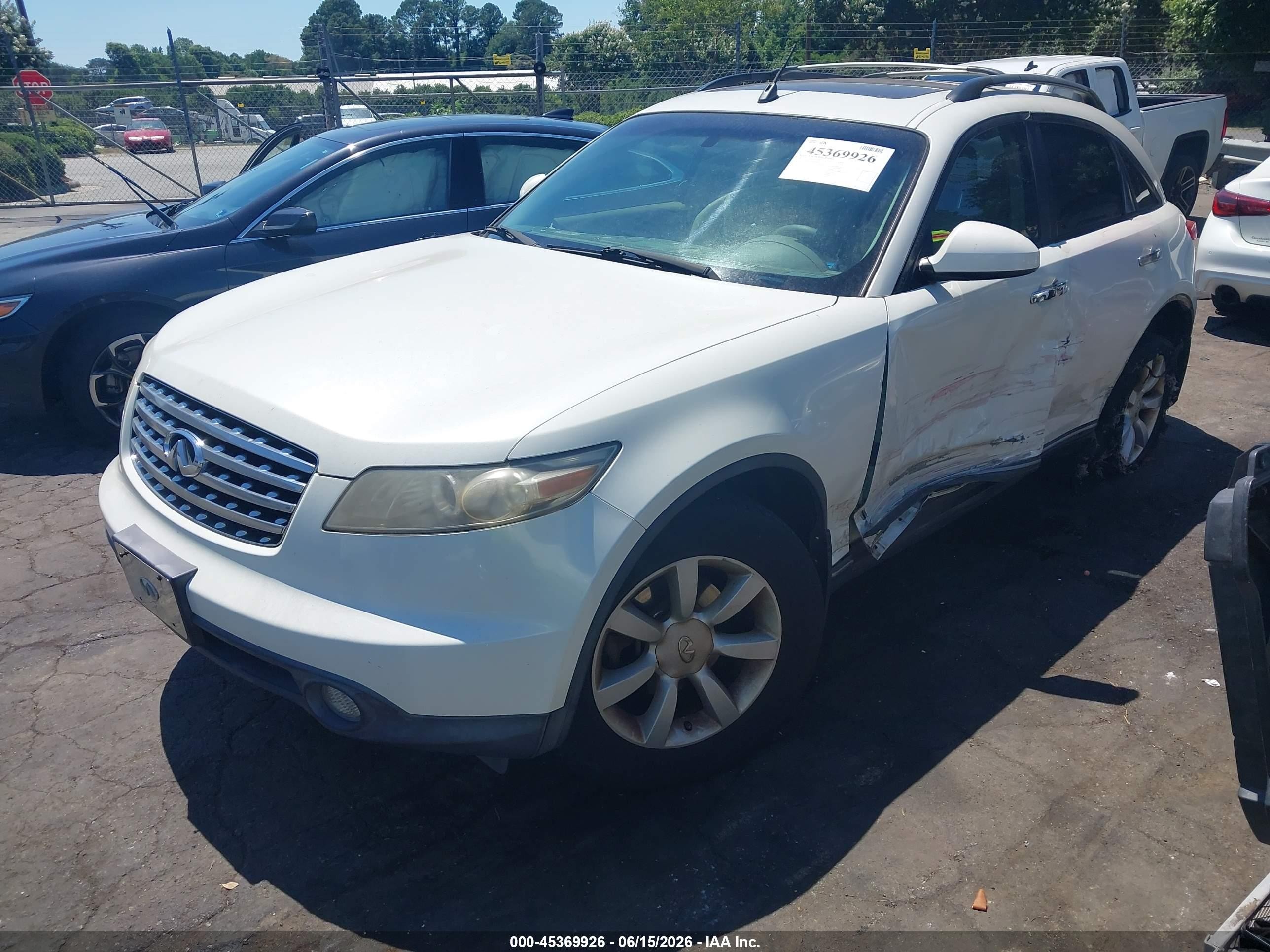 2005 Infiniti Fx35   White vin: JNRAS08W45X206492