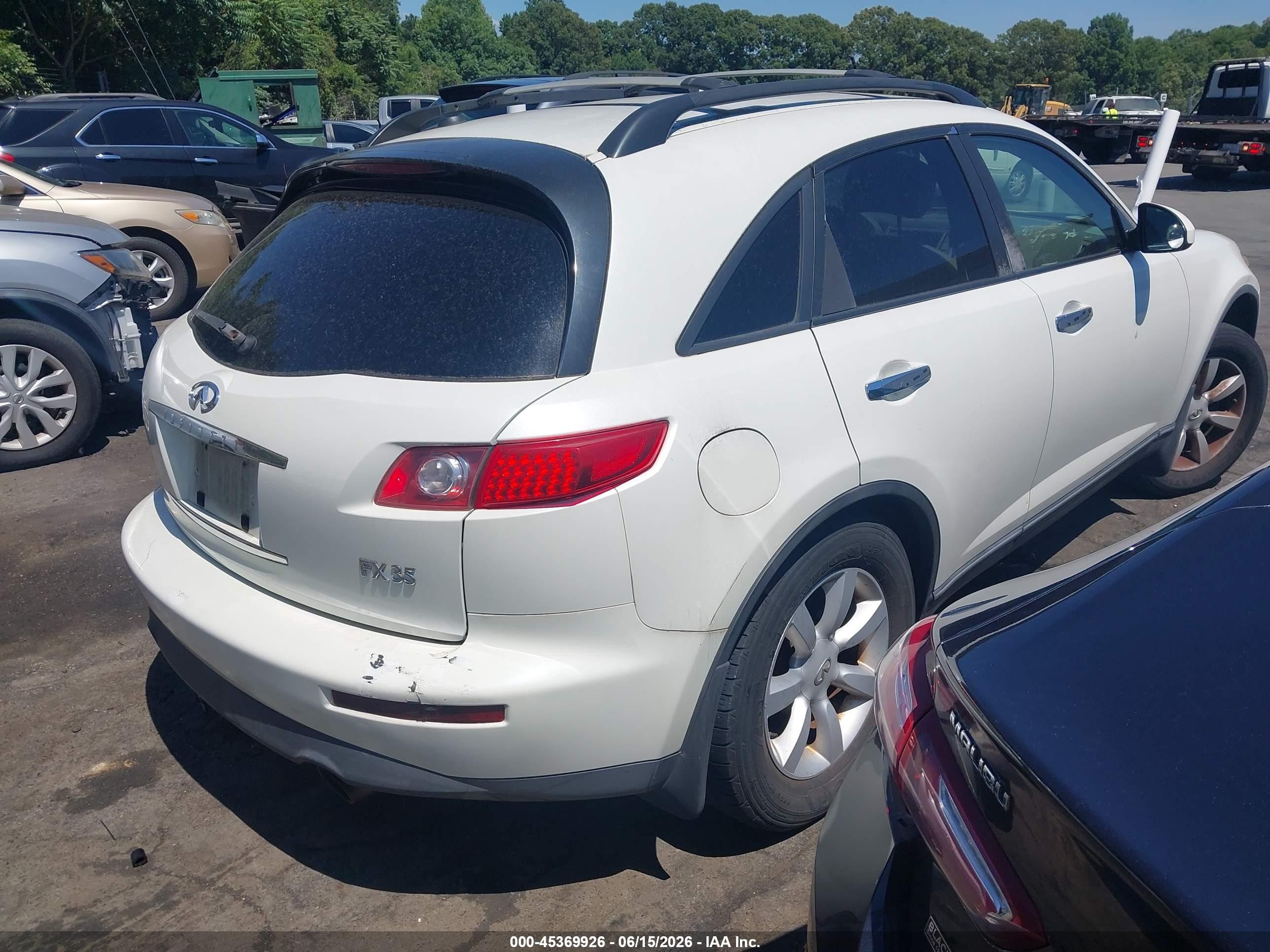 2005 Infiniti Fx35   White vin: JNRAS08W45X206492