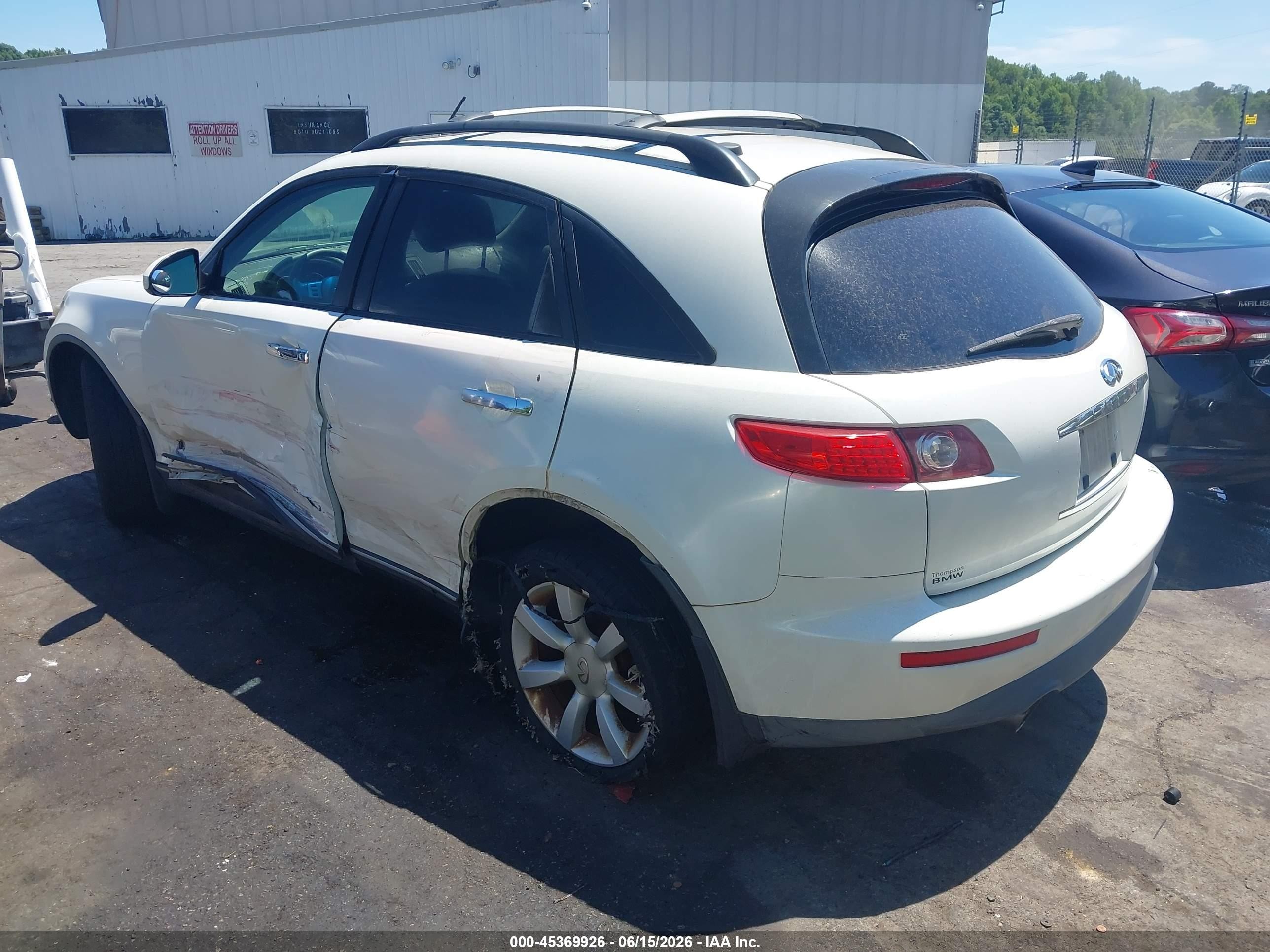 2005 Infiniti Fx35   White vin: JNRAS08W45X206492