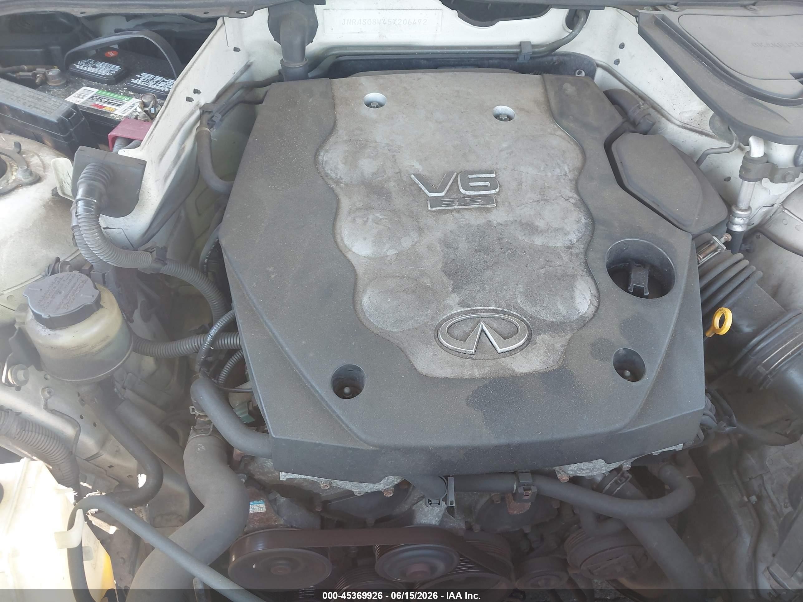 2005 Infiniti Fx35   White vin: JNRAS08W45X206492