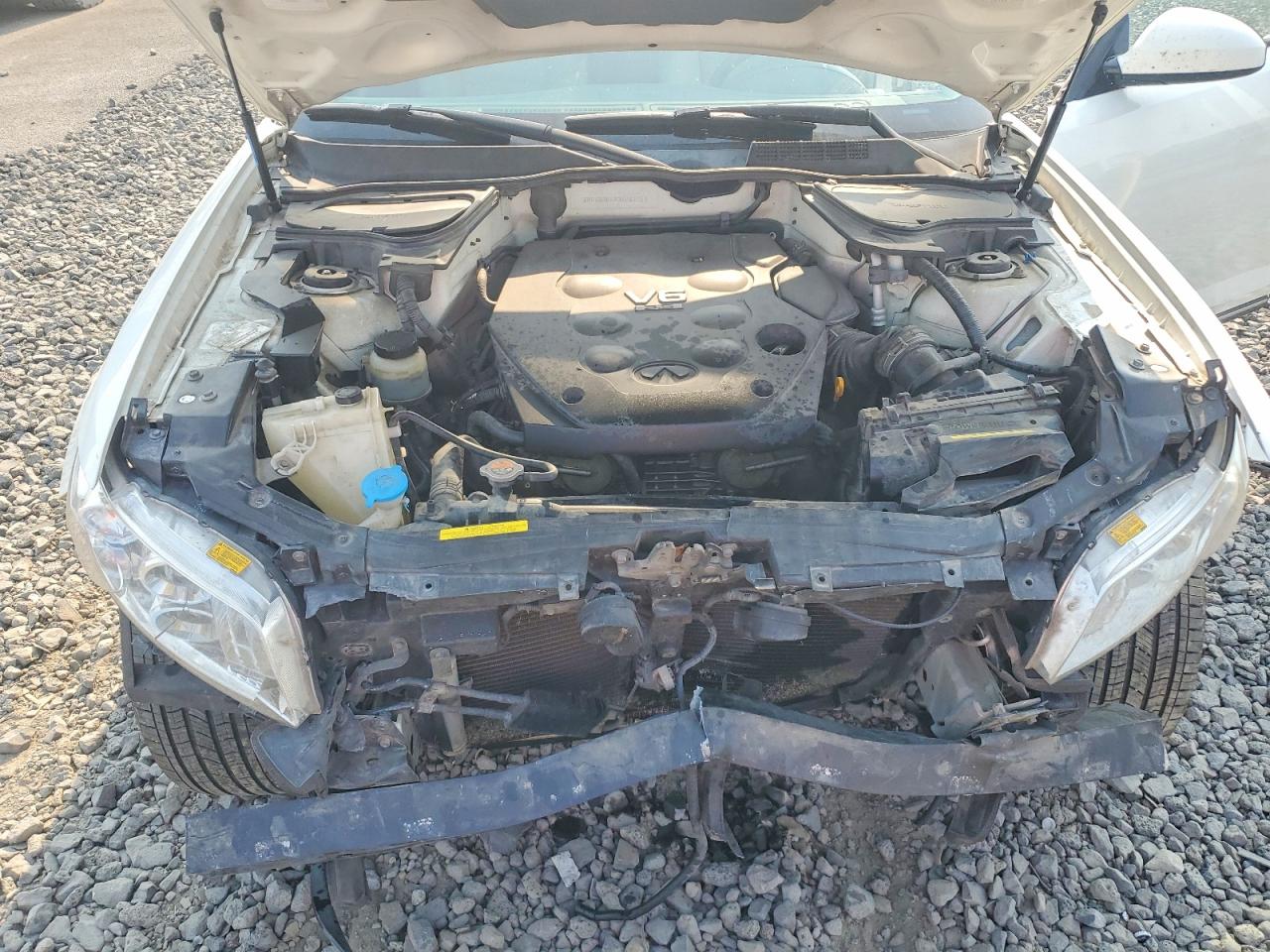 2003 Infiniti Fx35 Base White vin: JNRAS08W83X002050