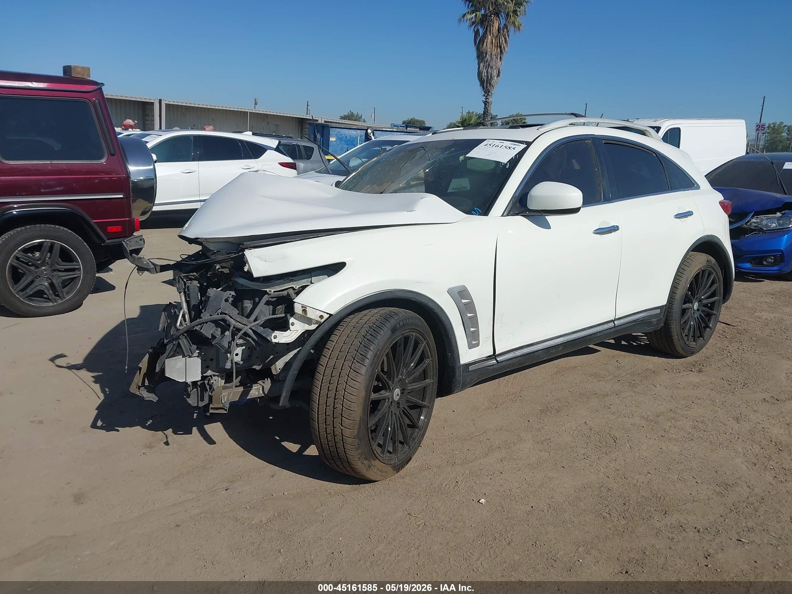 2009 Infiniti Fx35   White vin: JNRAS18U69M104588