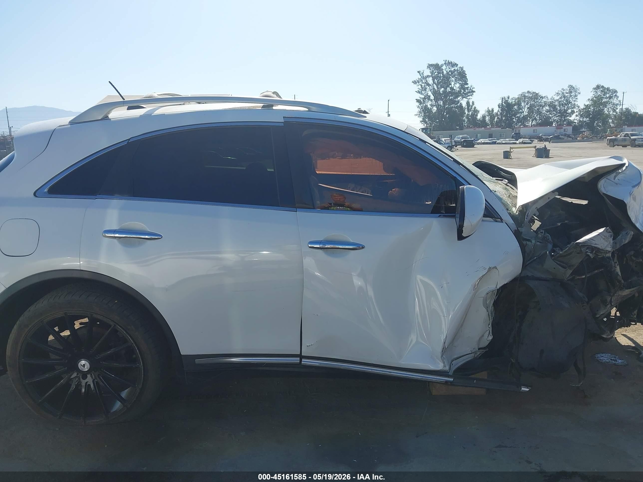 2009 Infiniti Fx35   White vin: JNRAS18U69M104588